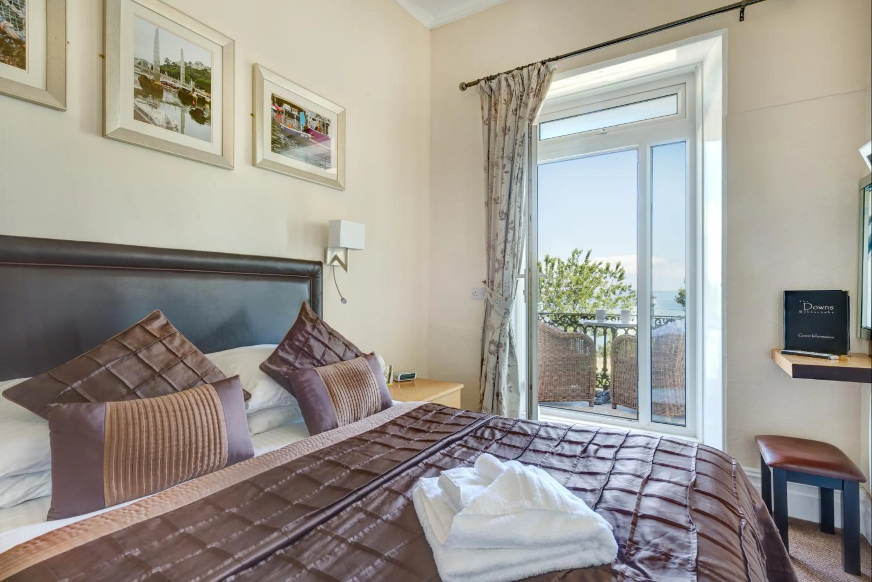 Bedroom, Bed in The Downs, Babbacombe