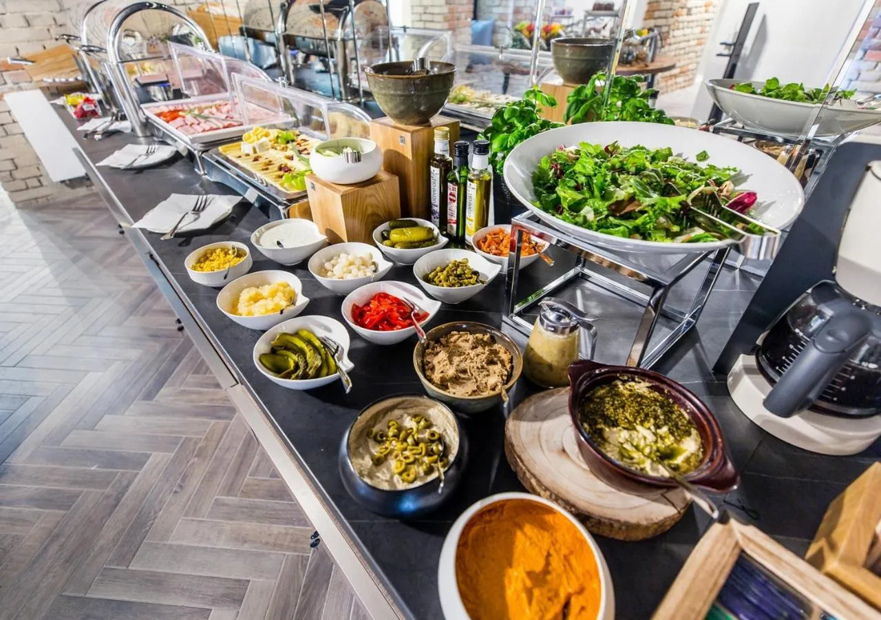 Restaurant/places to eat in Aparthotel Rakowicka Residence