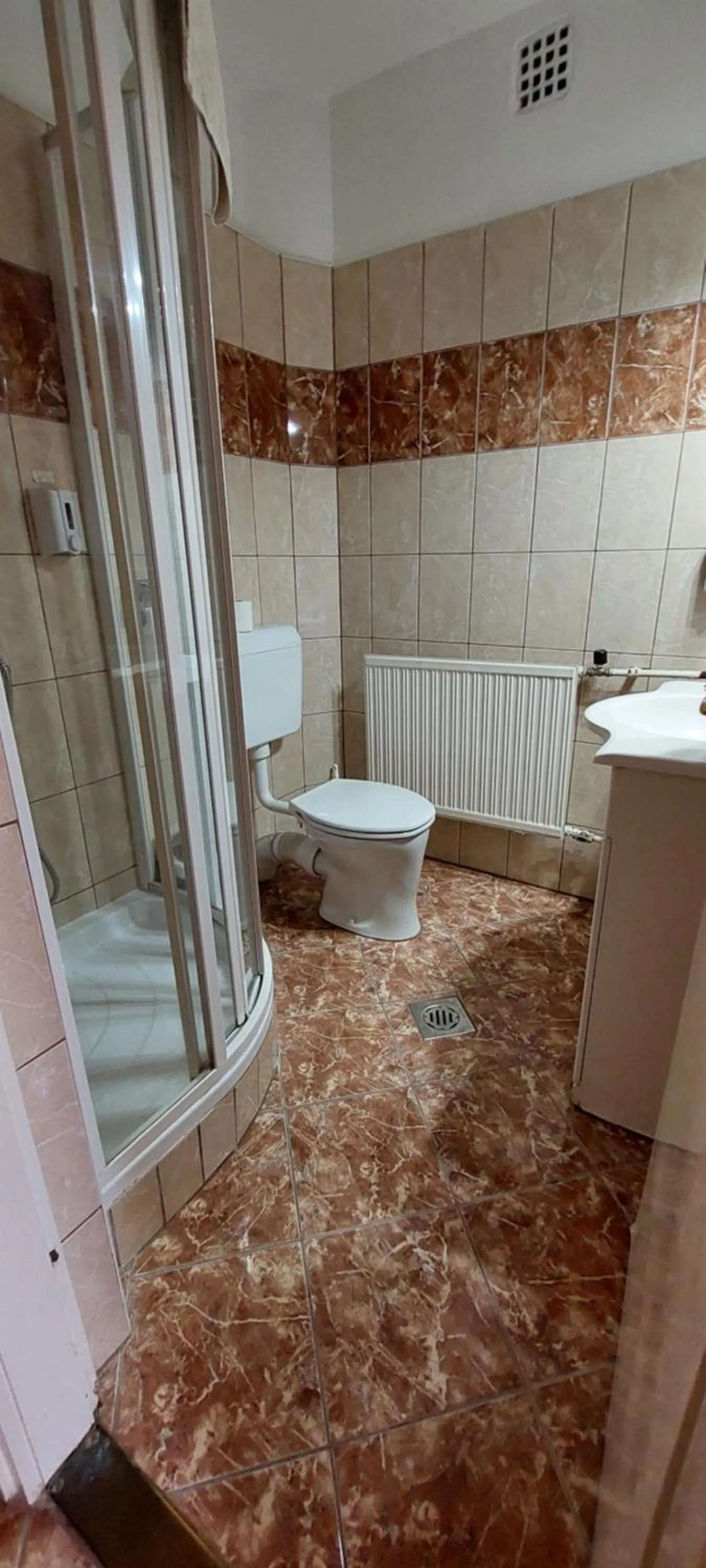 Shower in Thermál Apartmanház