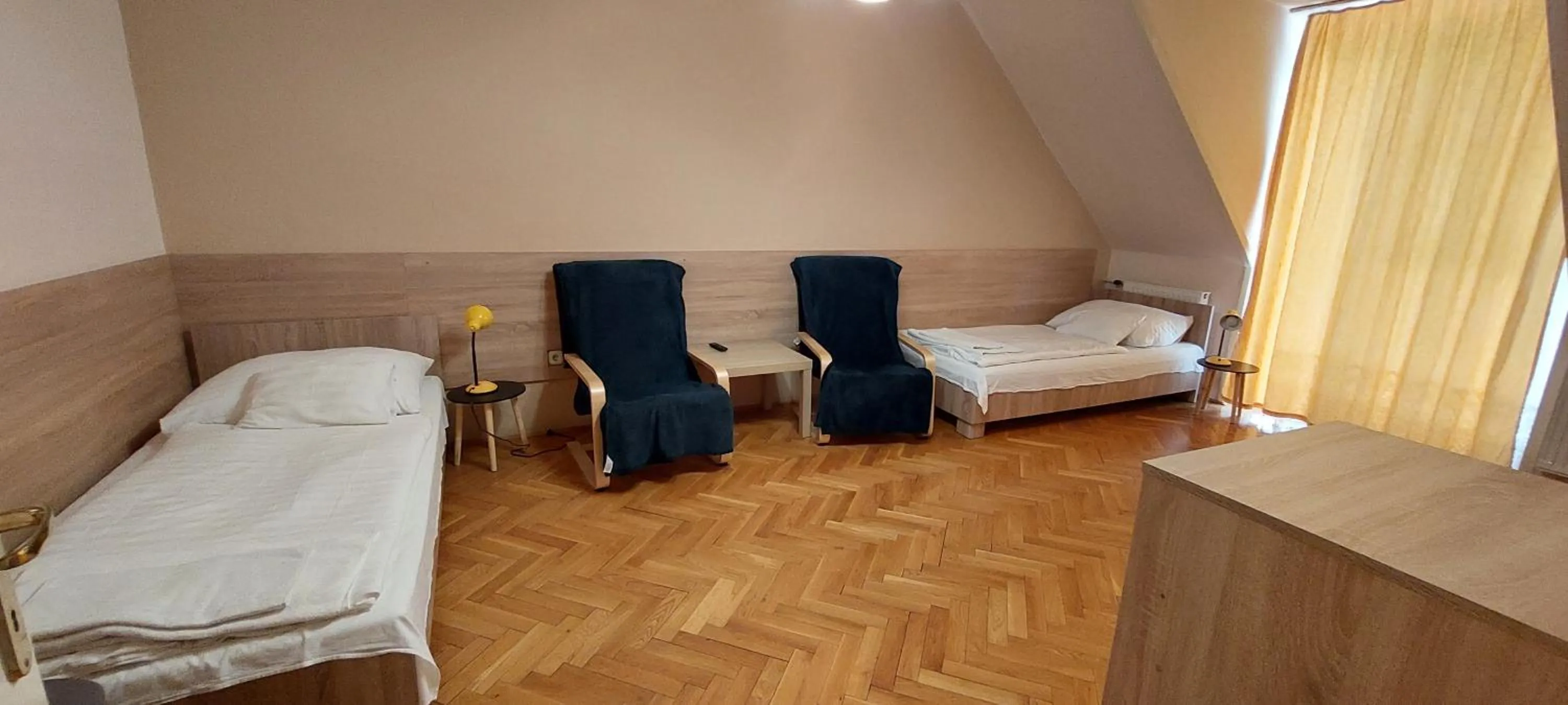 Property building, Bed in Thermál Apartmanház
