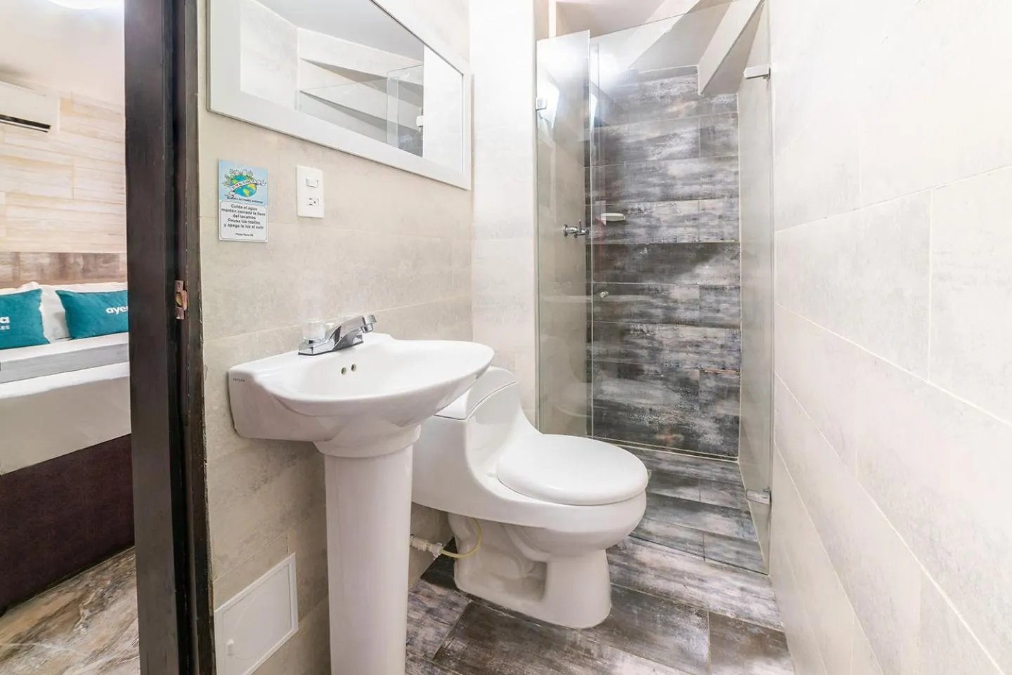 Bathroom in Hotel Ruta 65