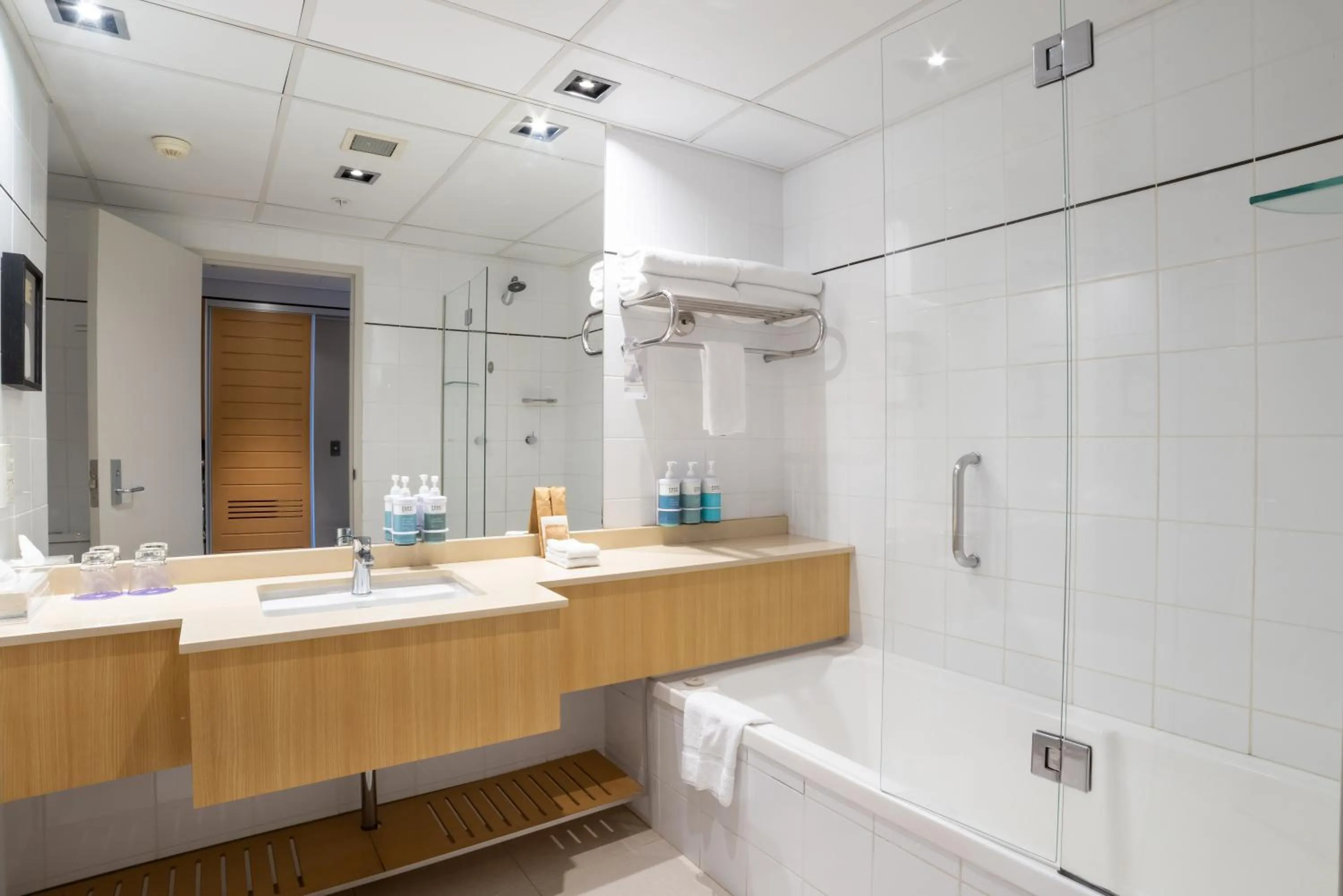 Bathroom in Novotel Sydney Darling Harbour