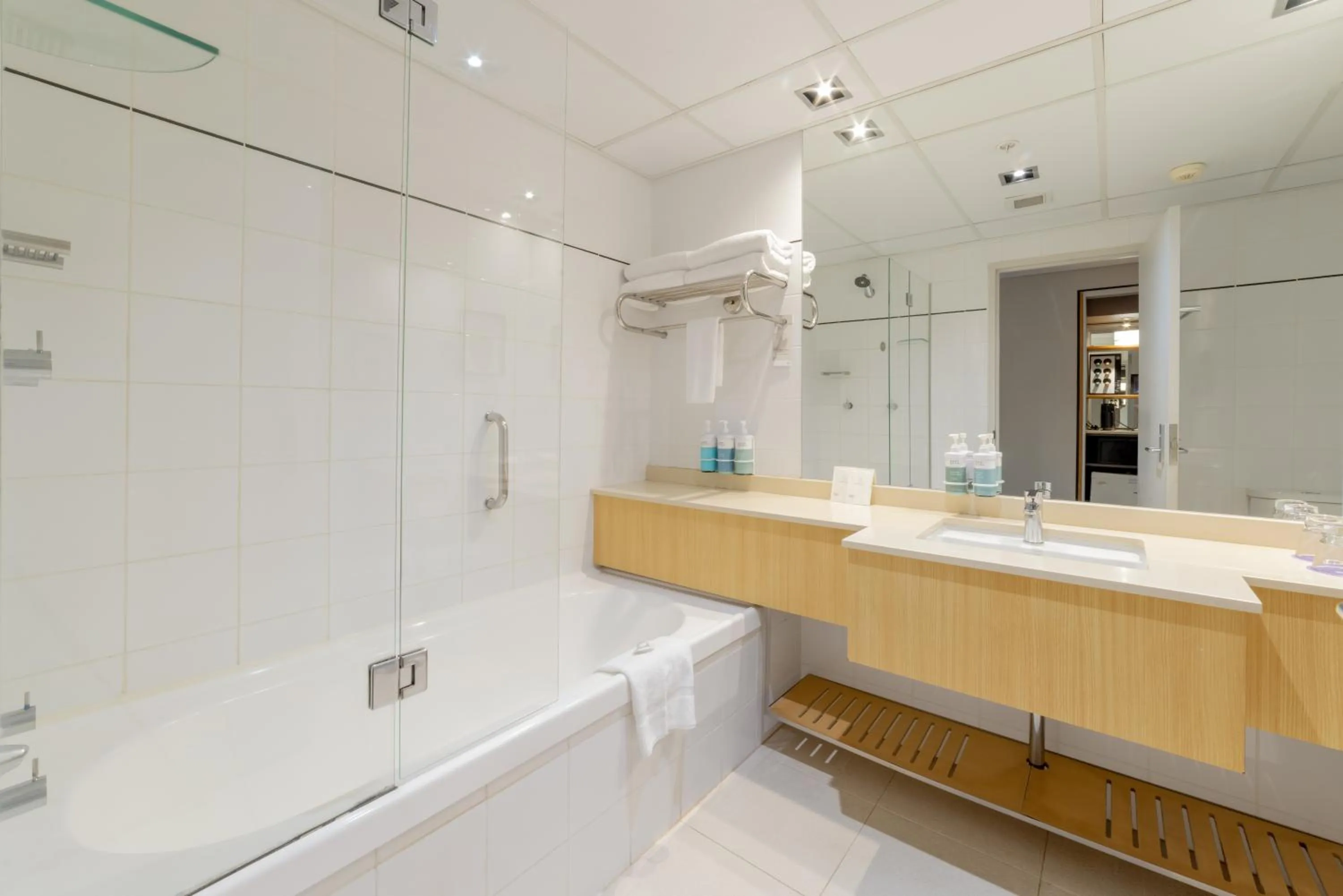 Bathroom in Novotel Sydney Darling Harbour