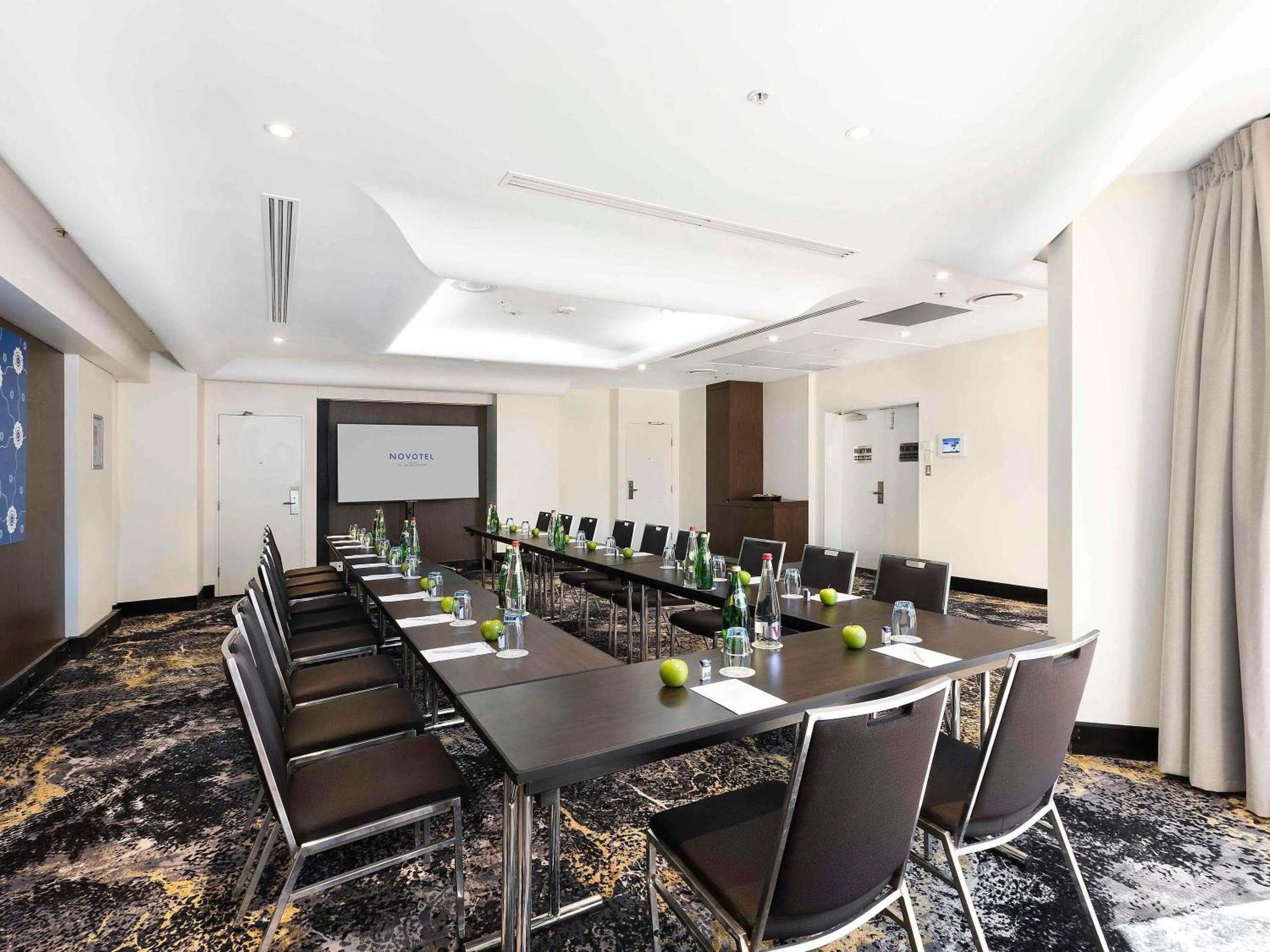 Meeting/conference room in Novotel Sydney Darling Harbour