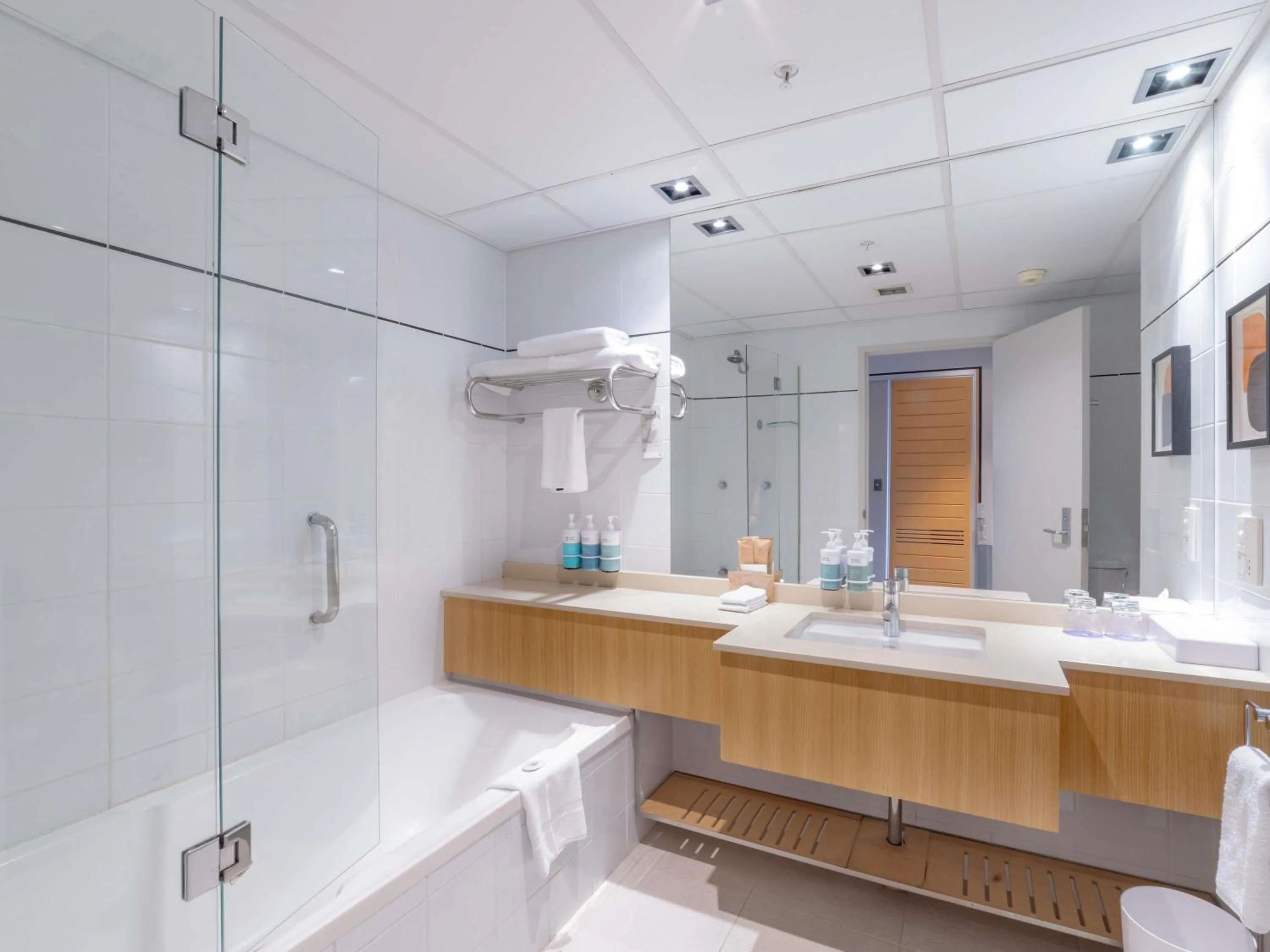 Bedroom in Novotel Sydney Darling Harbour