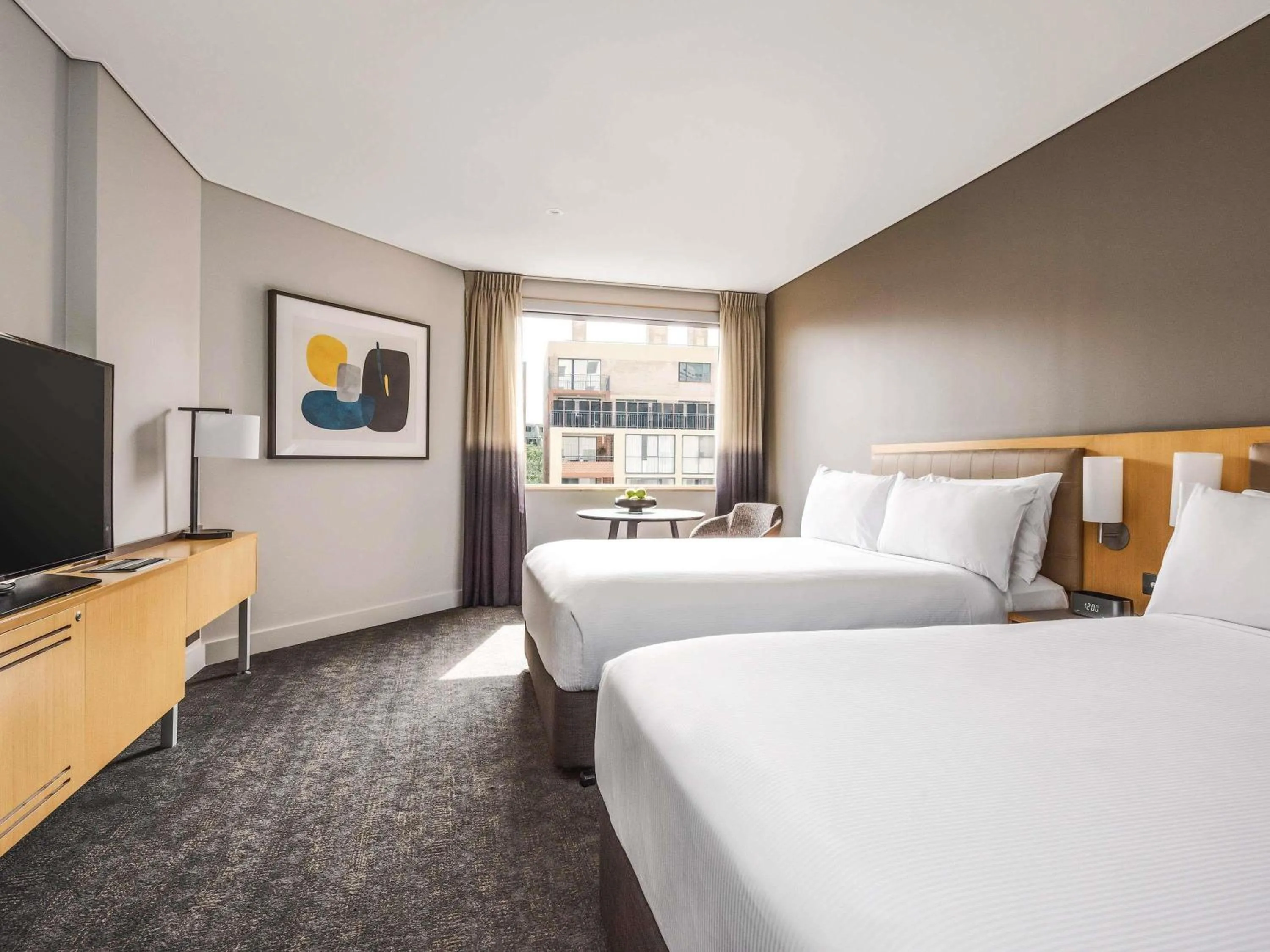 Bedroom, Bed in Novotel Sydney Darling Harbour