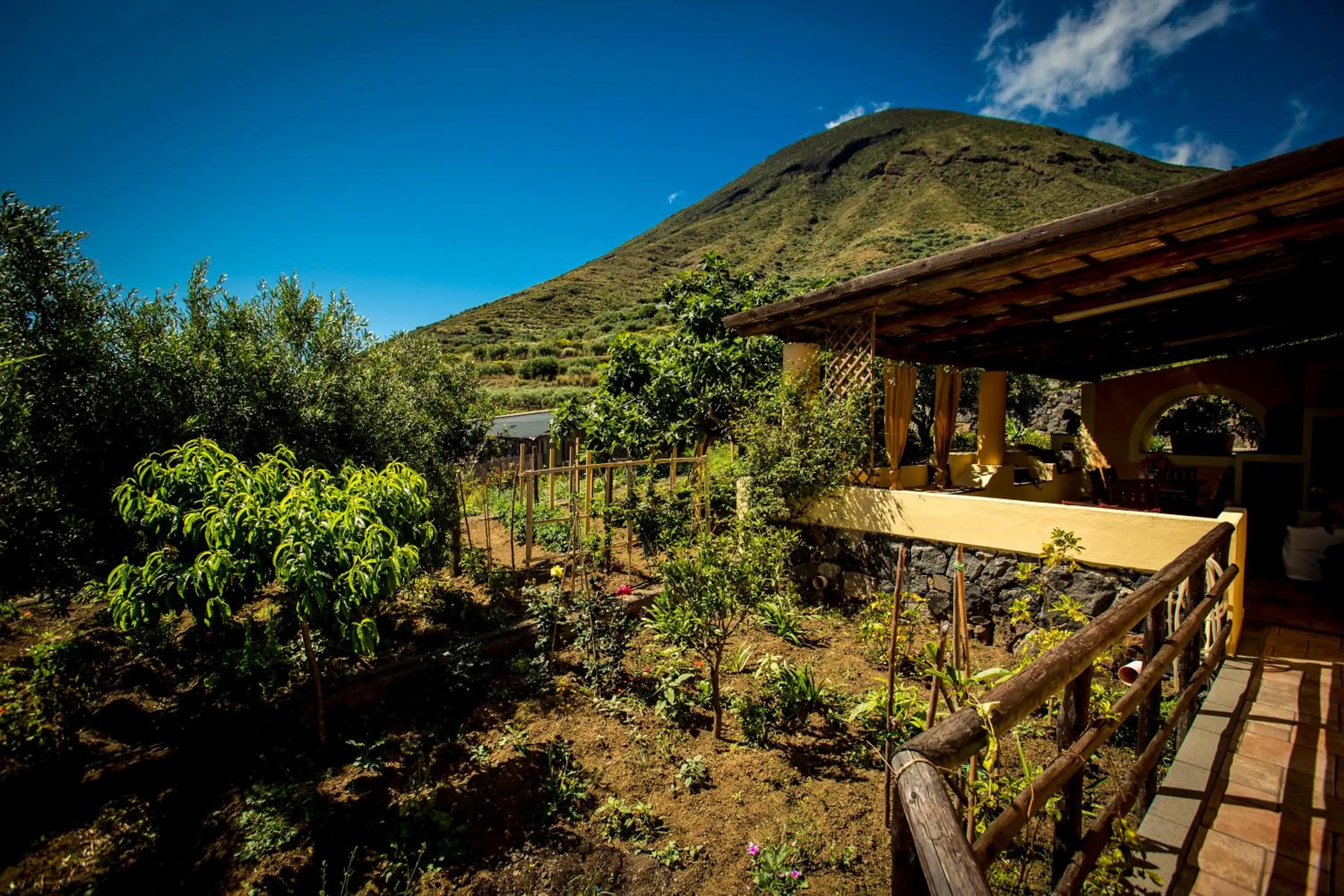 Garden in Resort Al Belvedere Salina