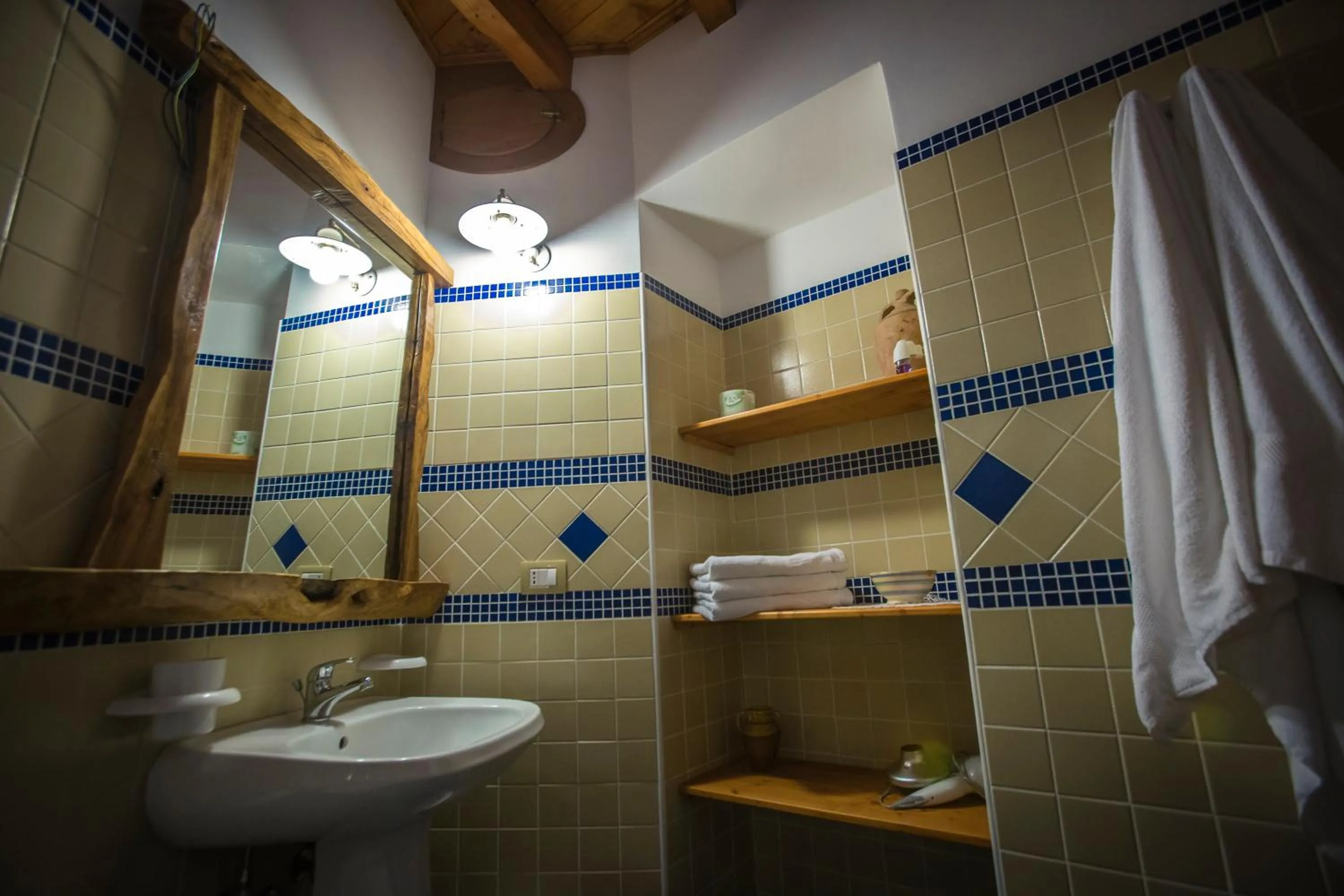 Shower in Resort Al Belvedere Salina