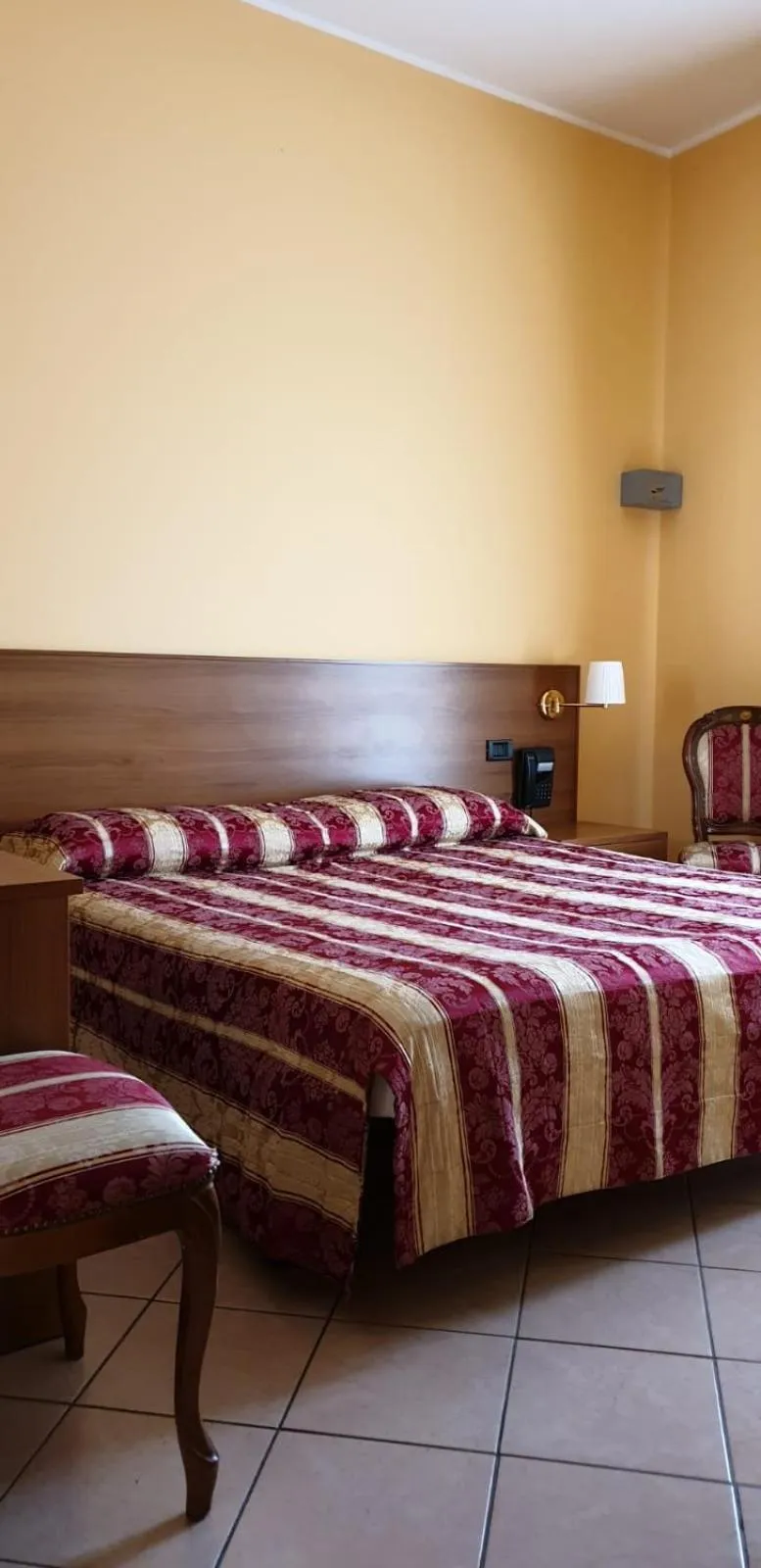 Bed in Hotel Scrivano