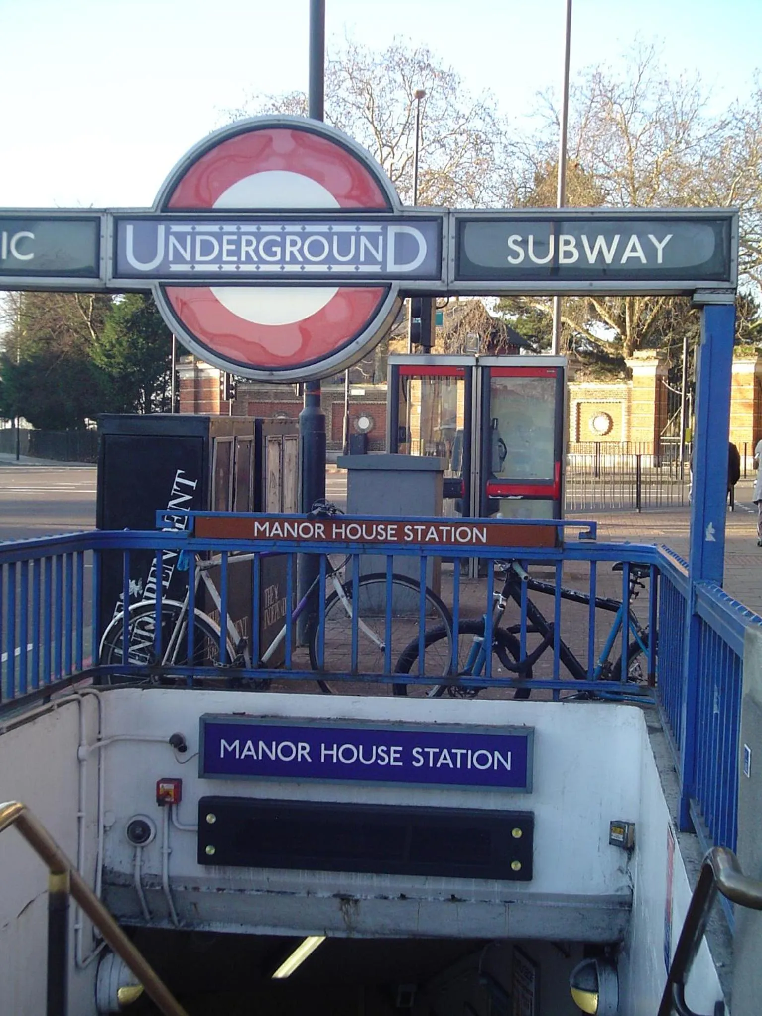 Area and facilities in Beaconsfield Hotel