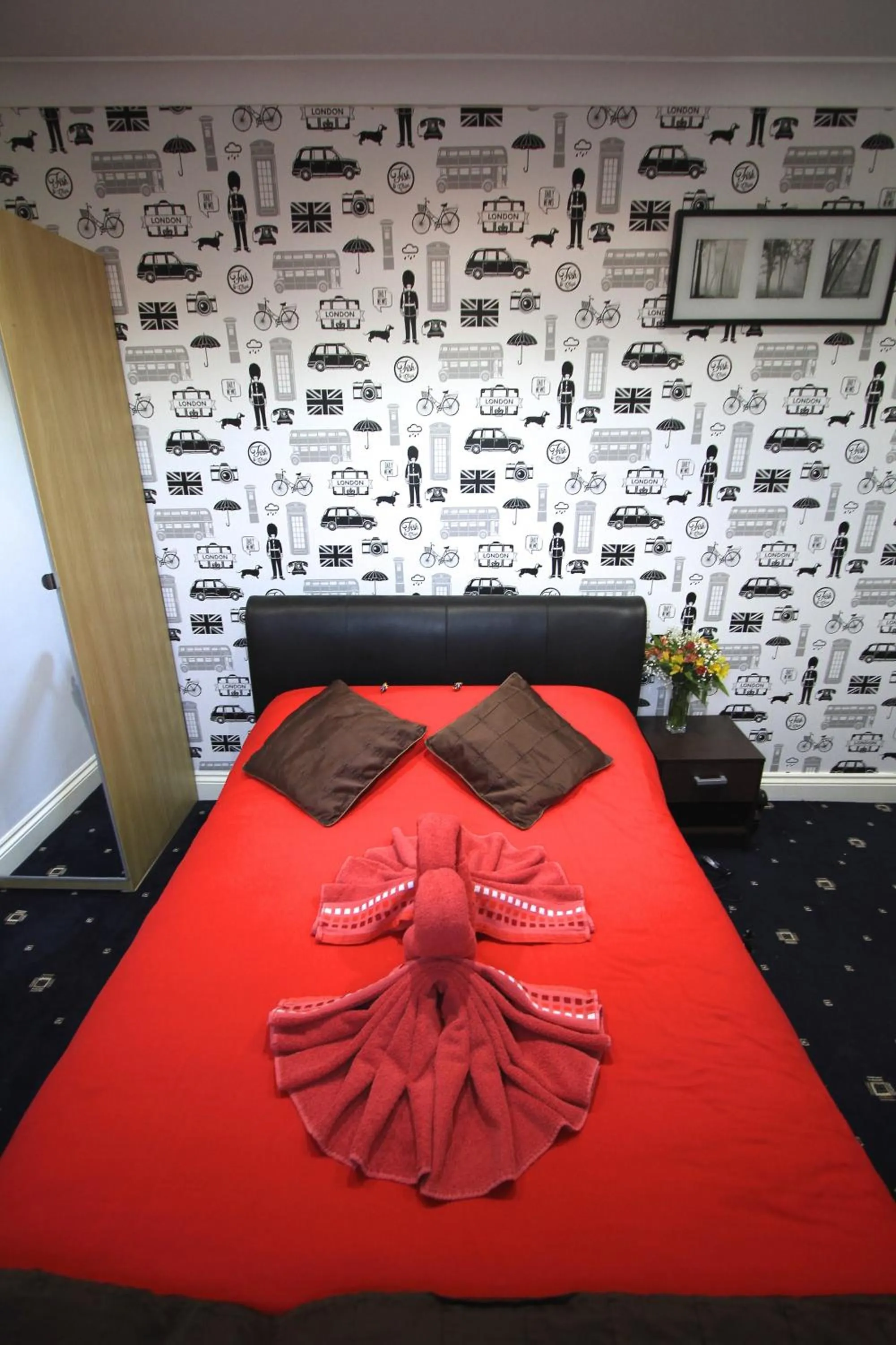 Bed in Beaconsfield Hotel