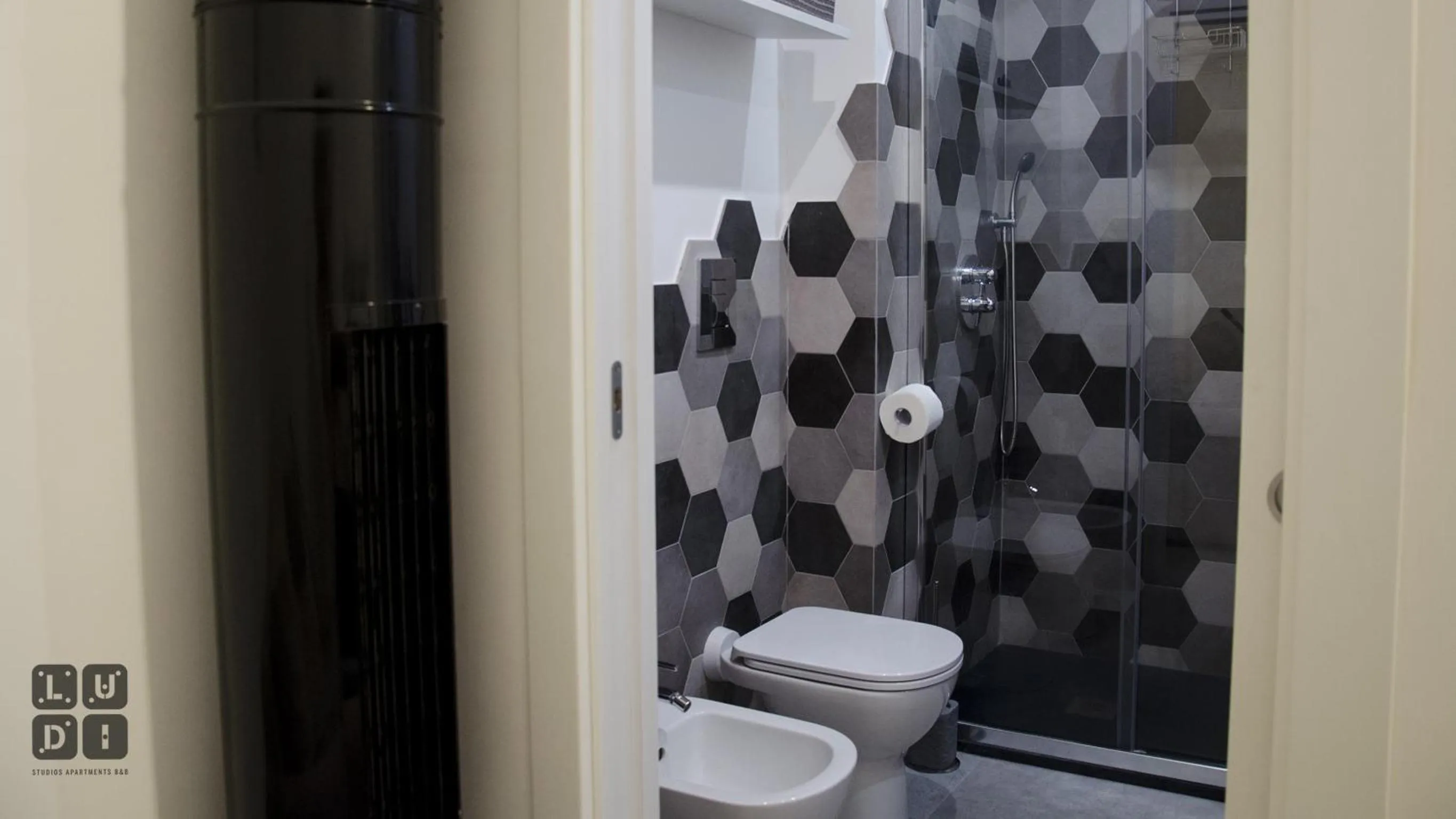 Bathroom in Ludi Studios