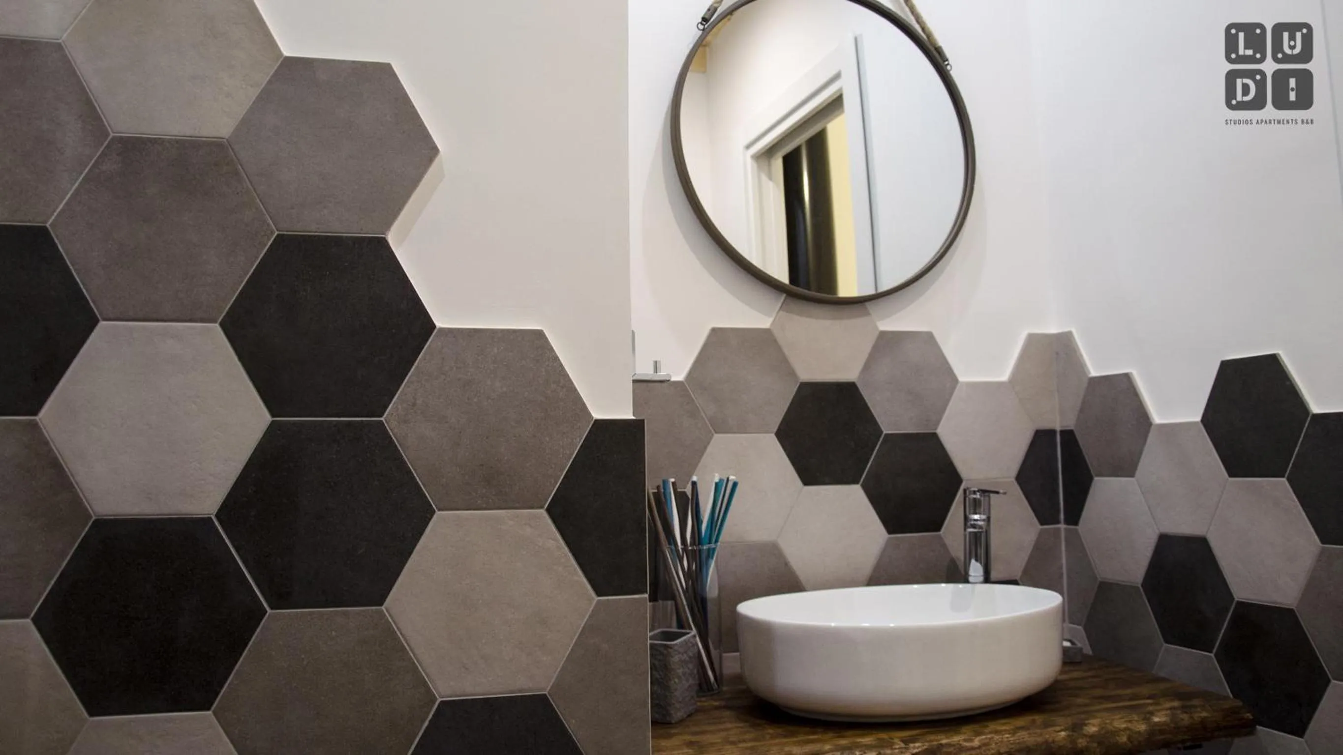 Bathroom in Ludi Studios