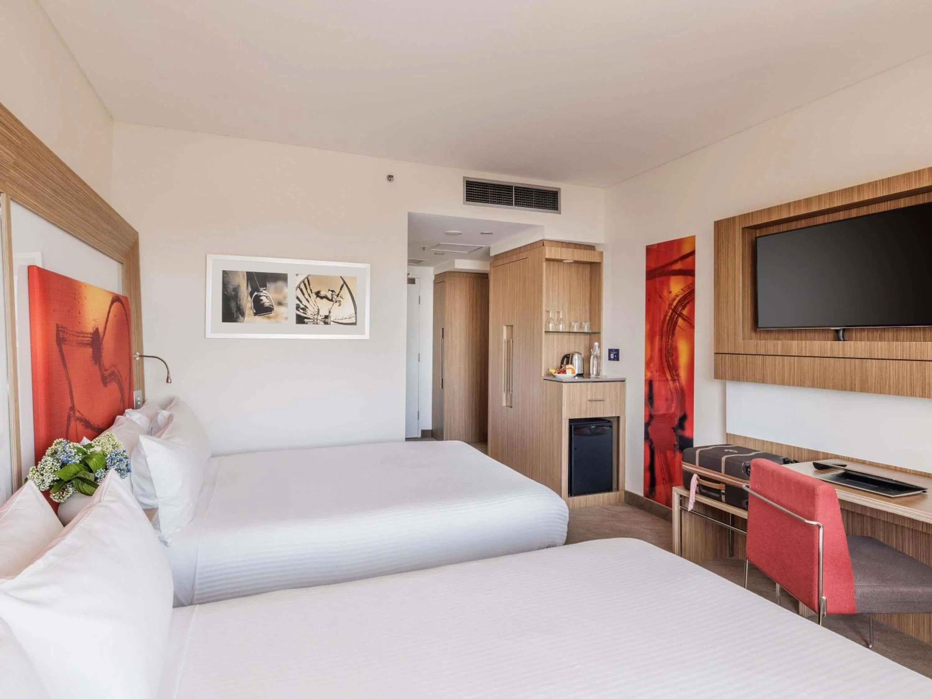 Bedroom, Bed in Novotel Sydney Olympic Park