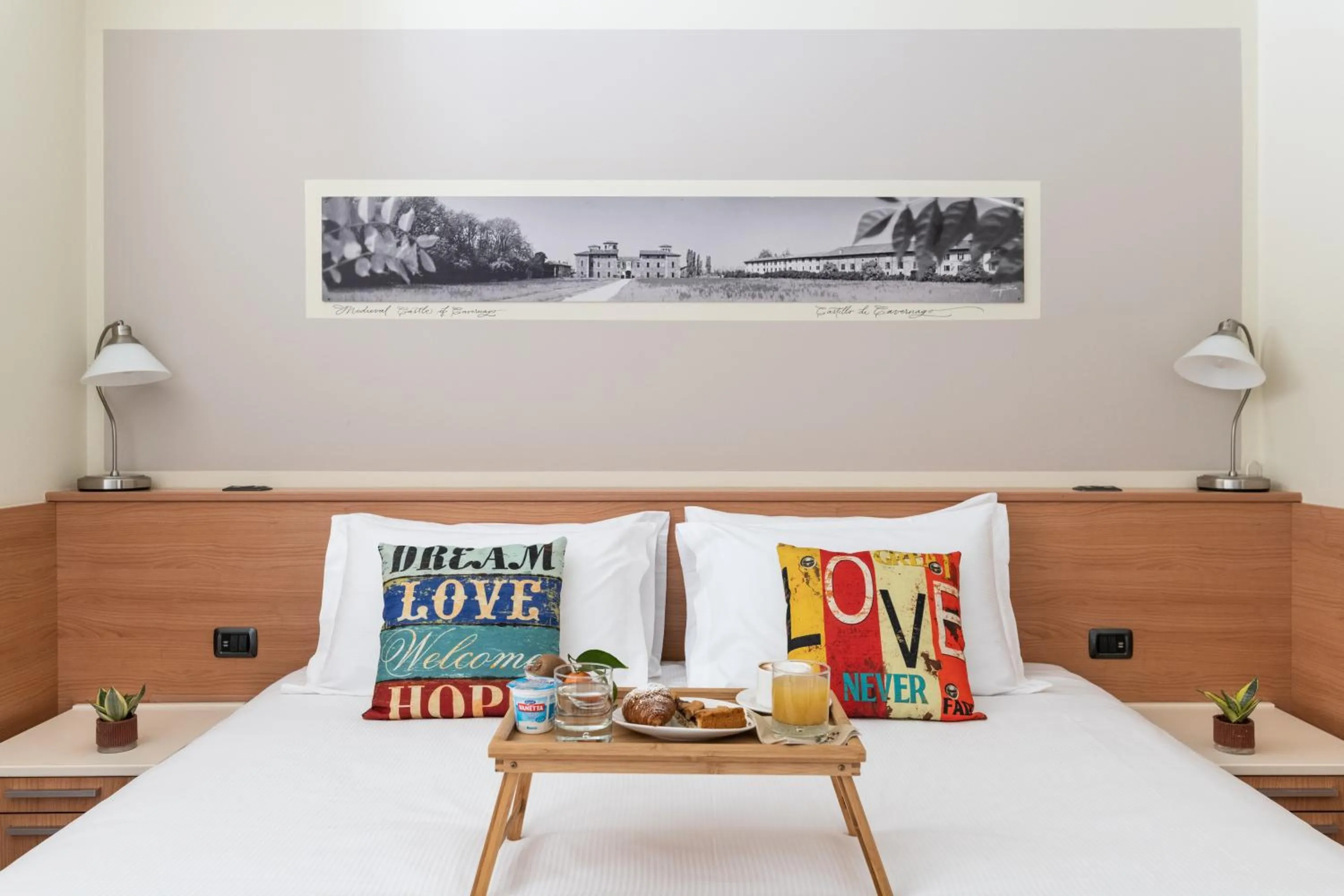 Bedroom, Bed in Hotel Borgo Brianteo