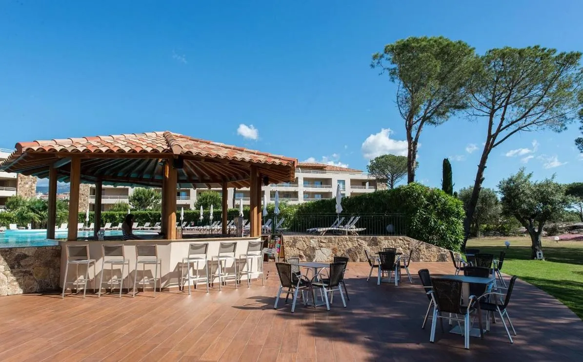 Lounge or bar in Résidence Salina Bay