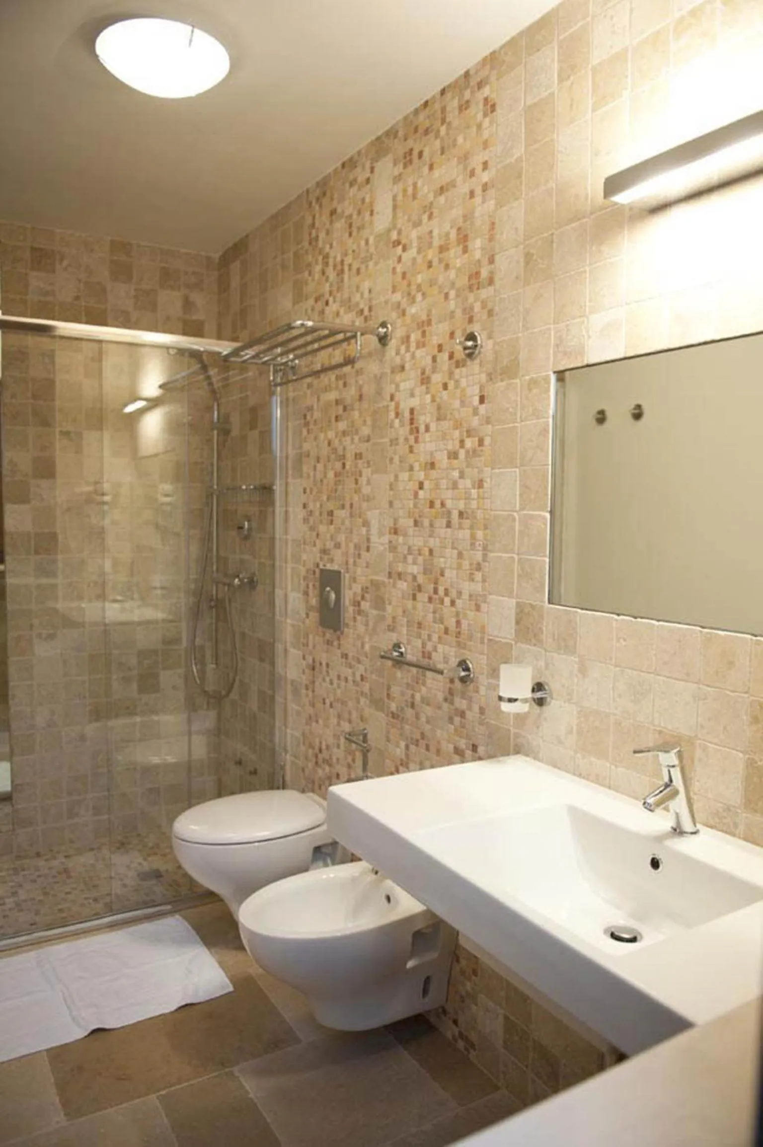 Bathroom in Donna Lucrezia