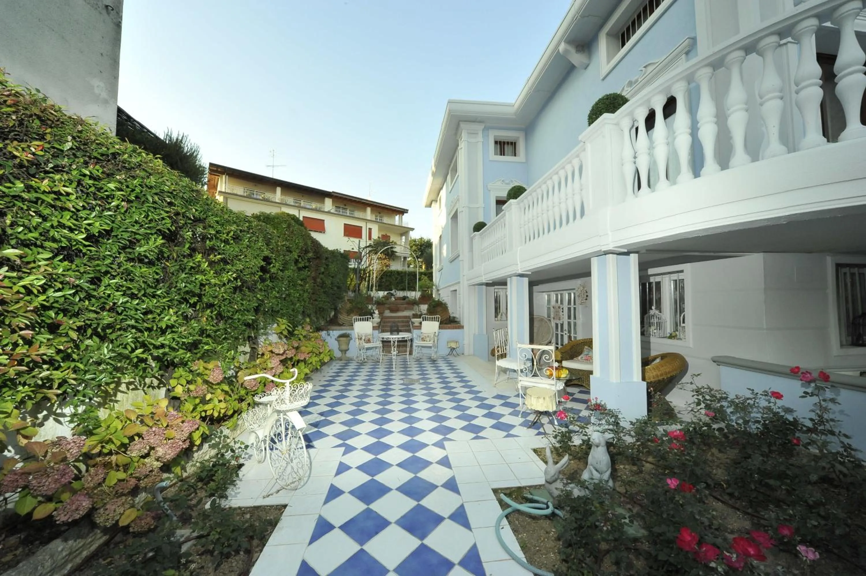 Facade/entrance in B&B La Maison degli Angeli