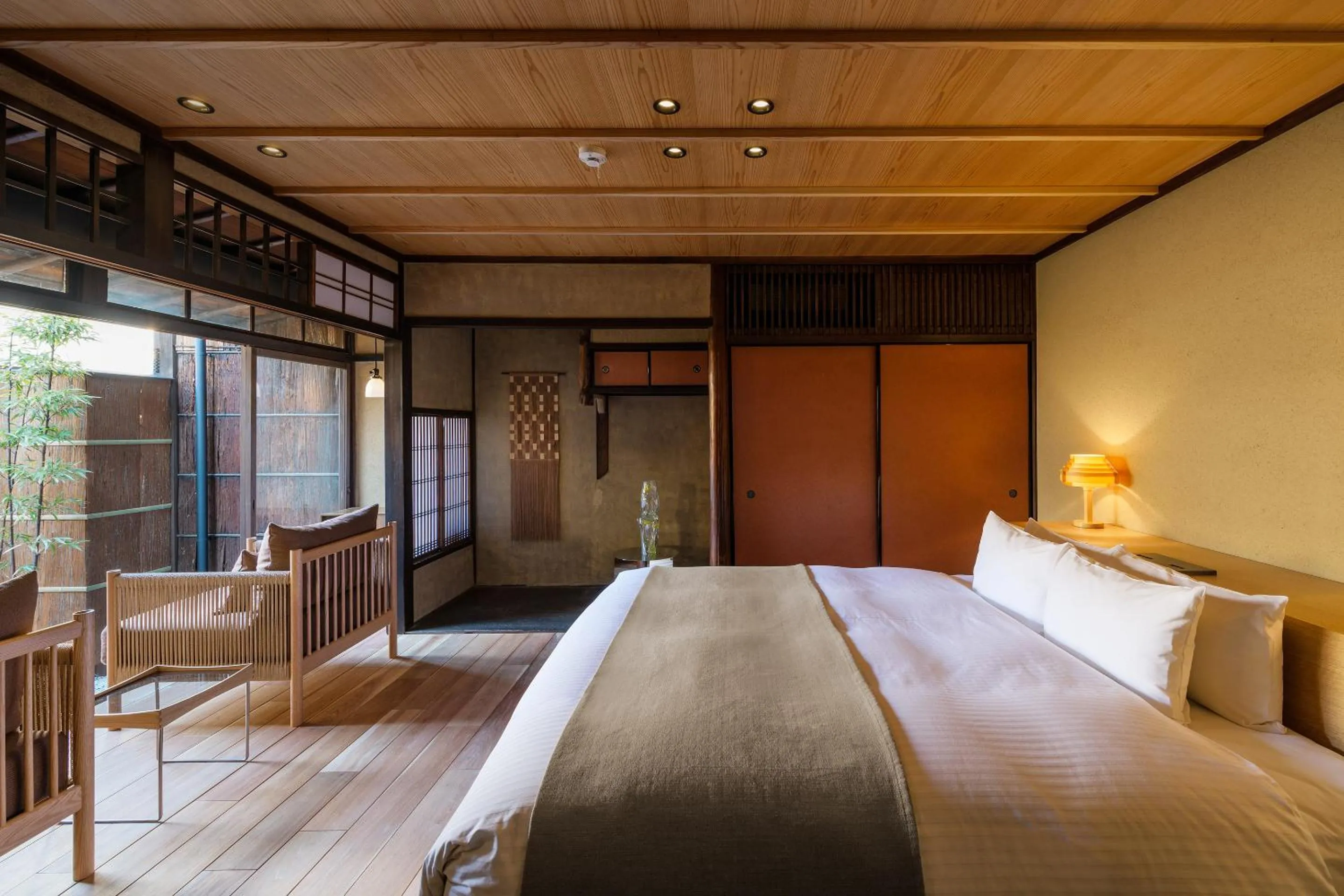 Day, Bed in Nazuna Kyoto Gosho