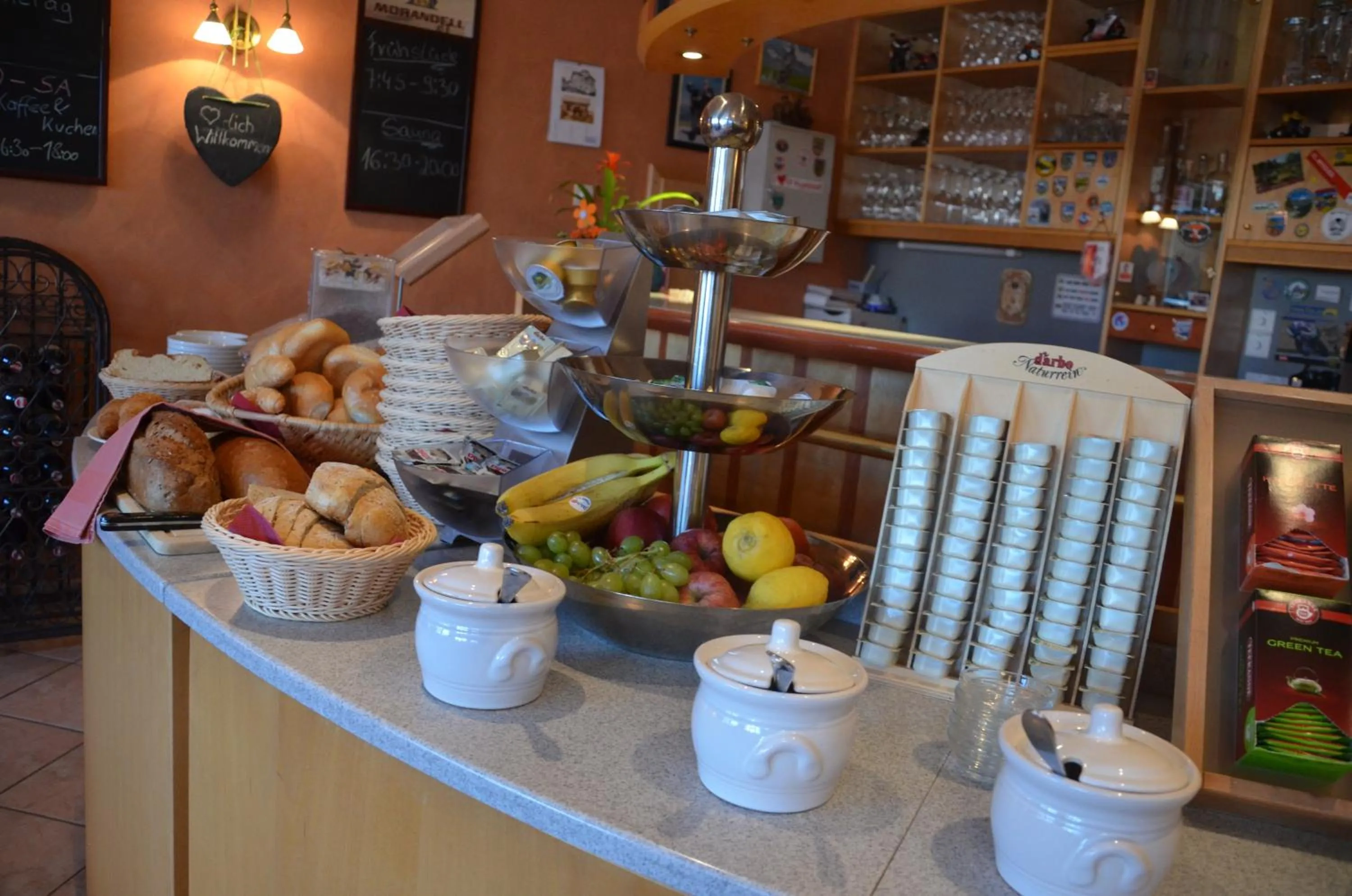 Buffet breakfast in Aparthotel Fernblick