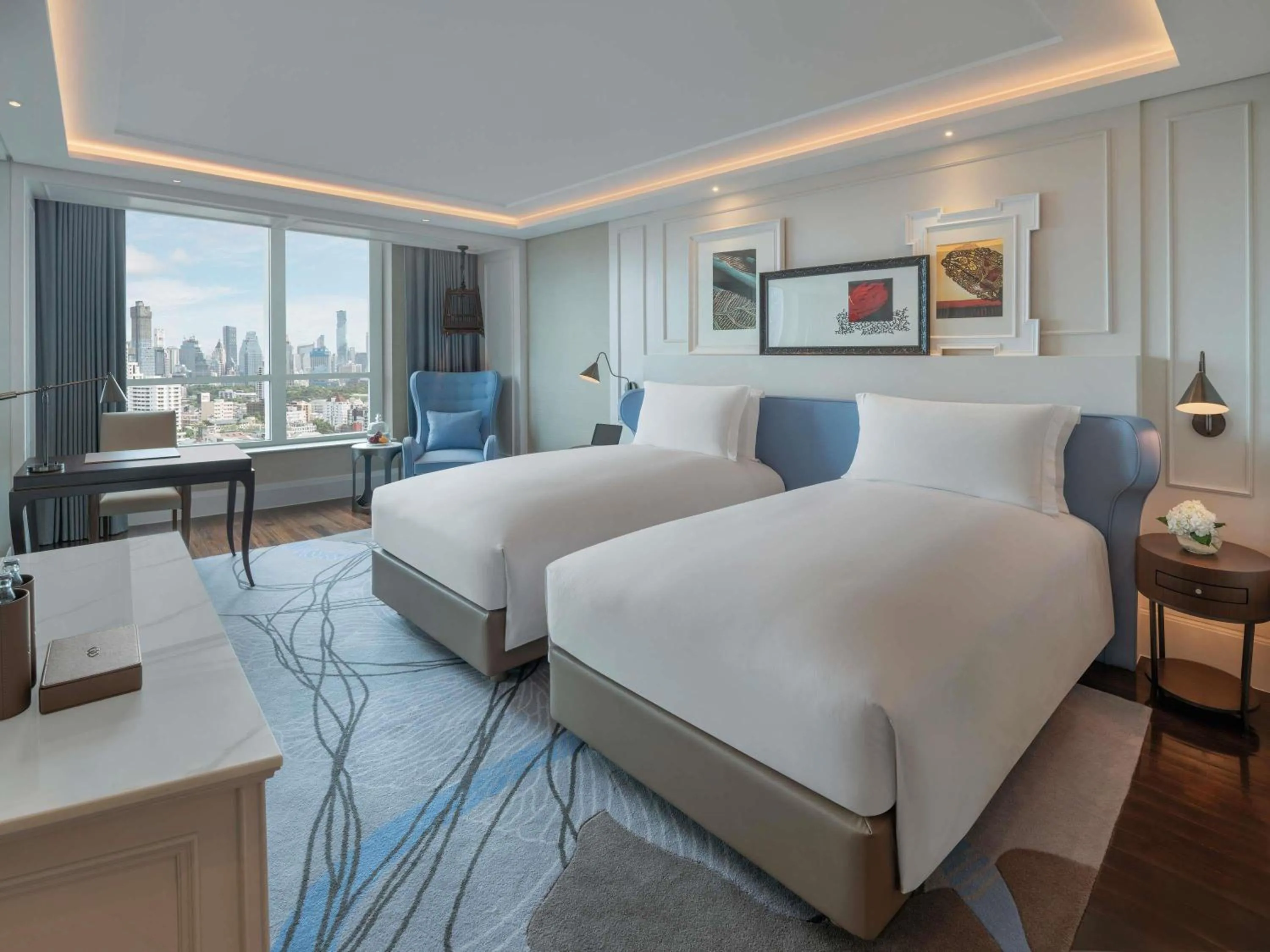 Property building, Bed in Sofitel Bangkok Sukhumvit