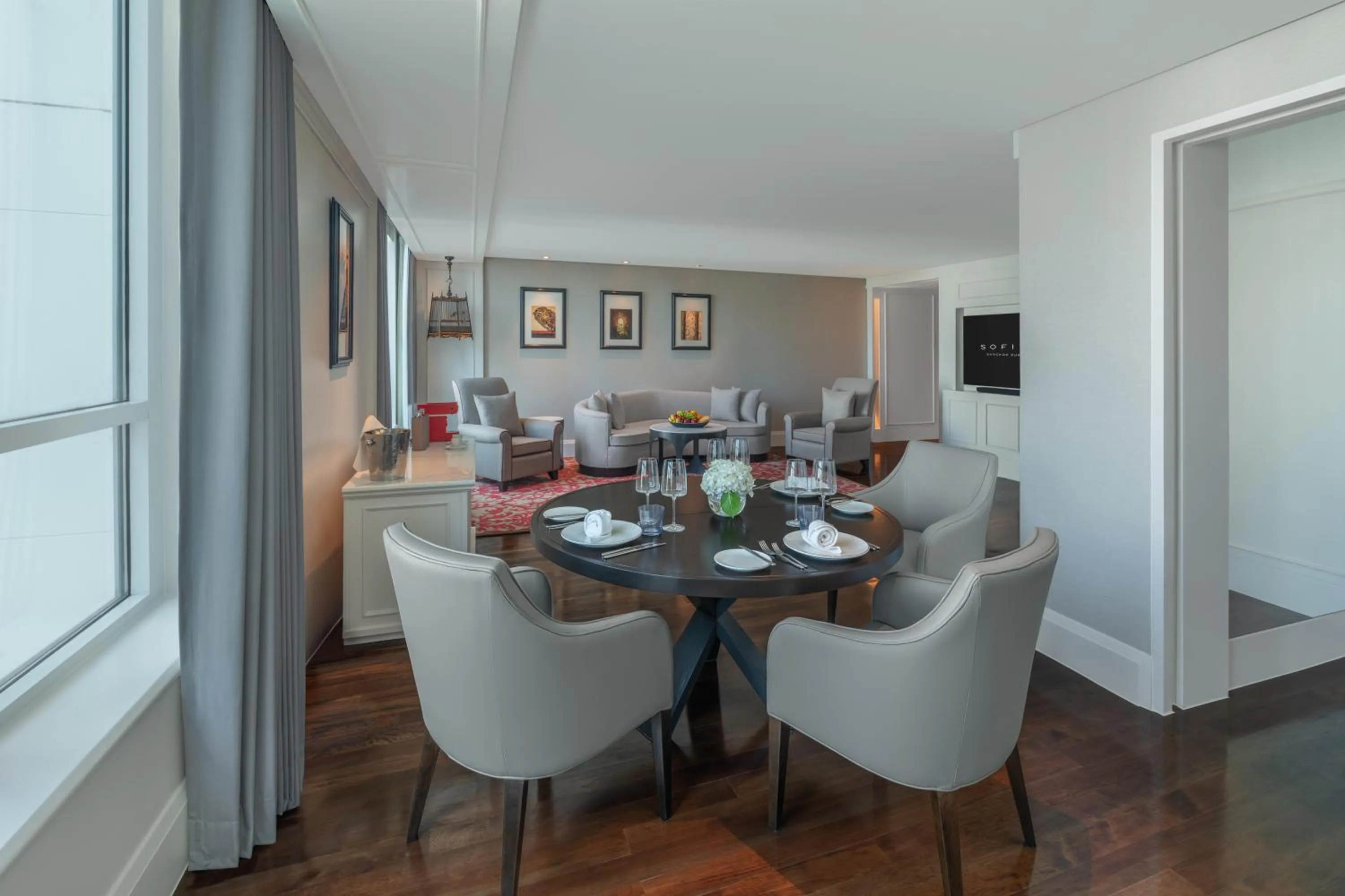 Dining area in Sofitel Bangkok Sukhumvit