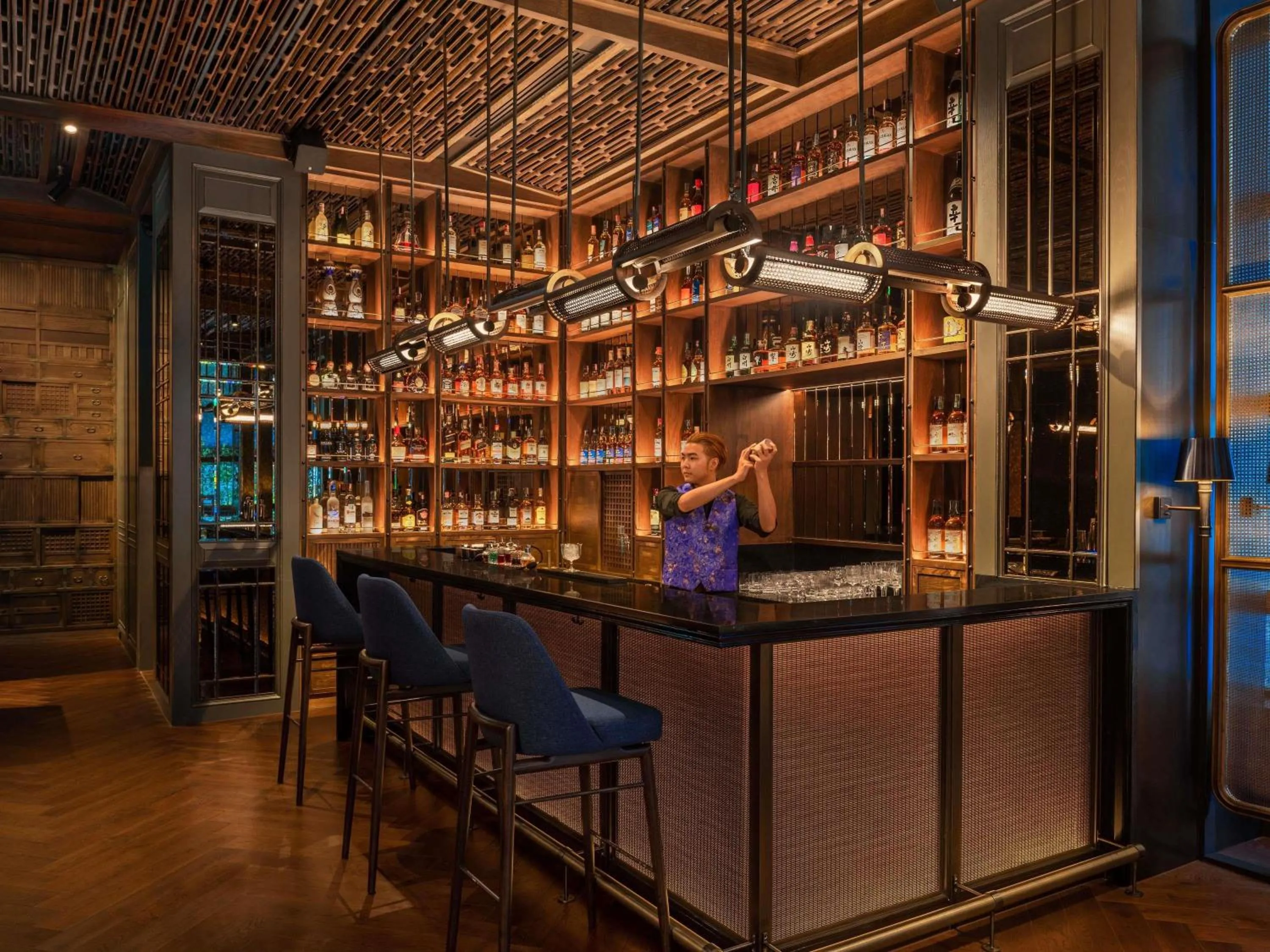 Lounge or bar in Sofitel Bangkok Sukhumvit