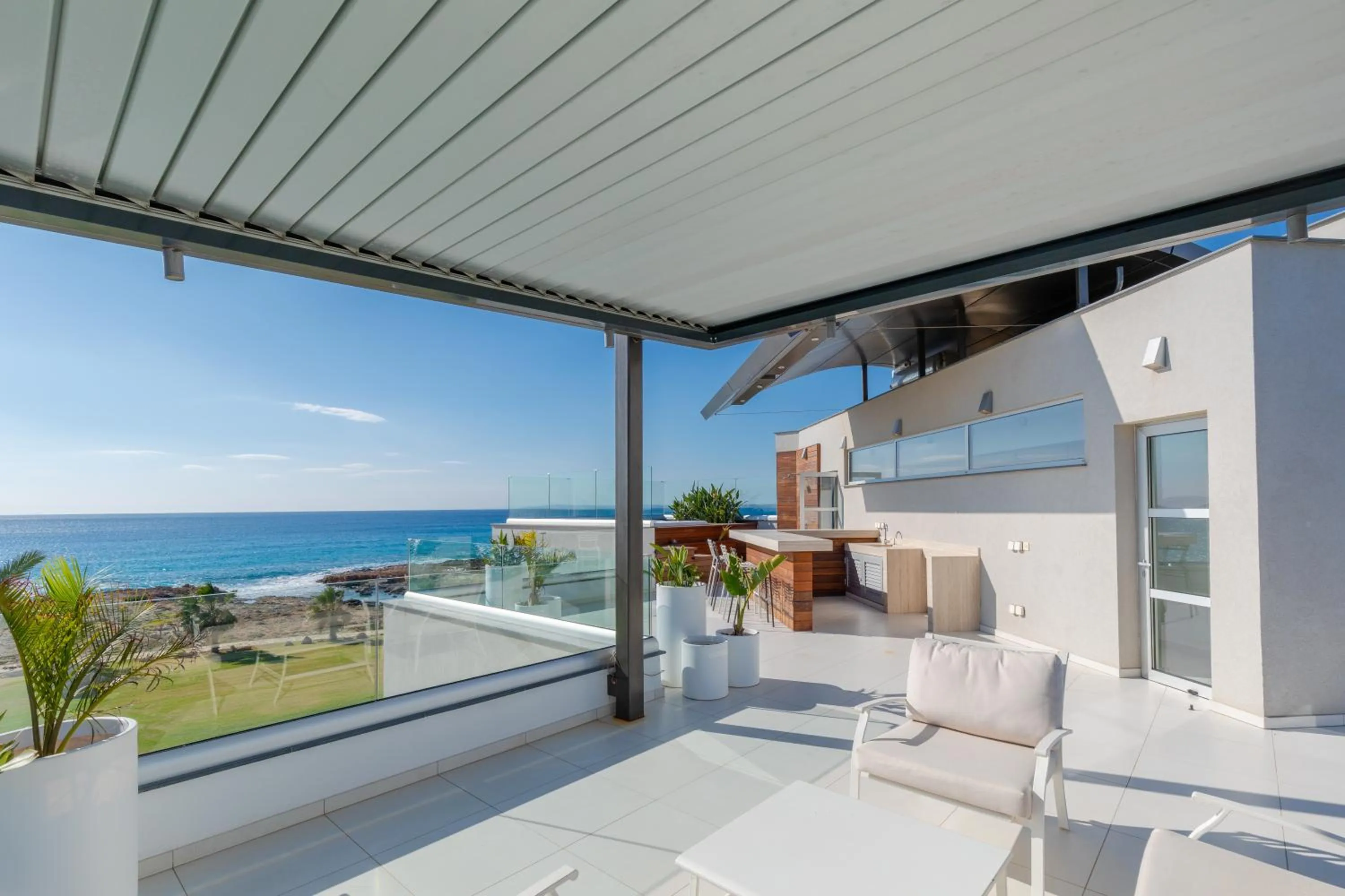 Day in Vivo Mare Beachfront-Seaview Villas