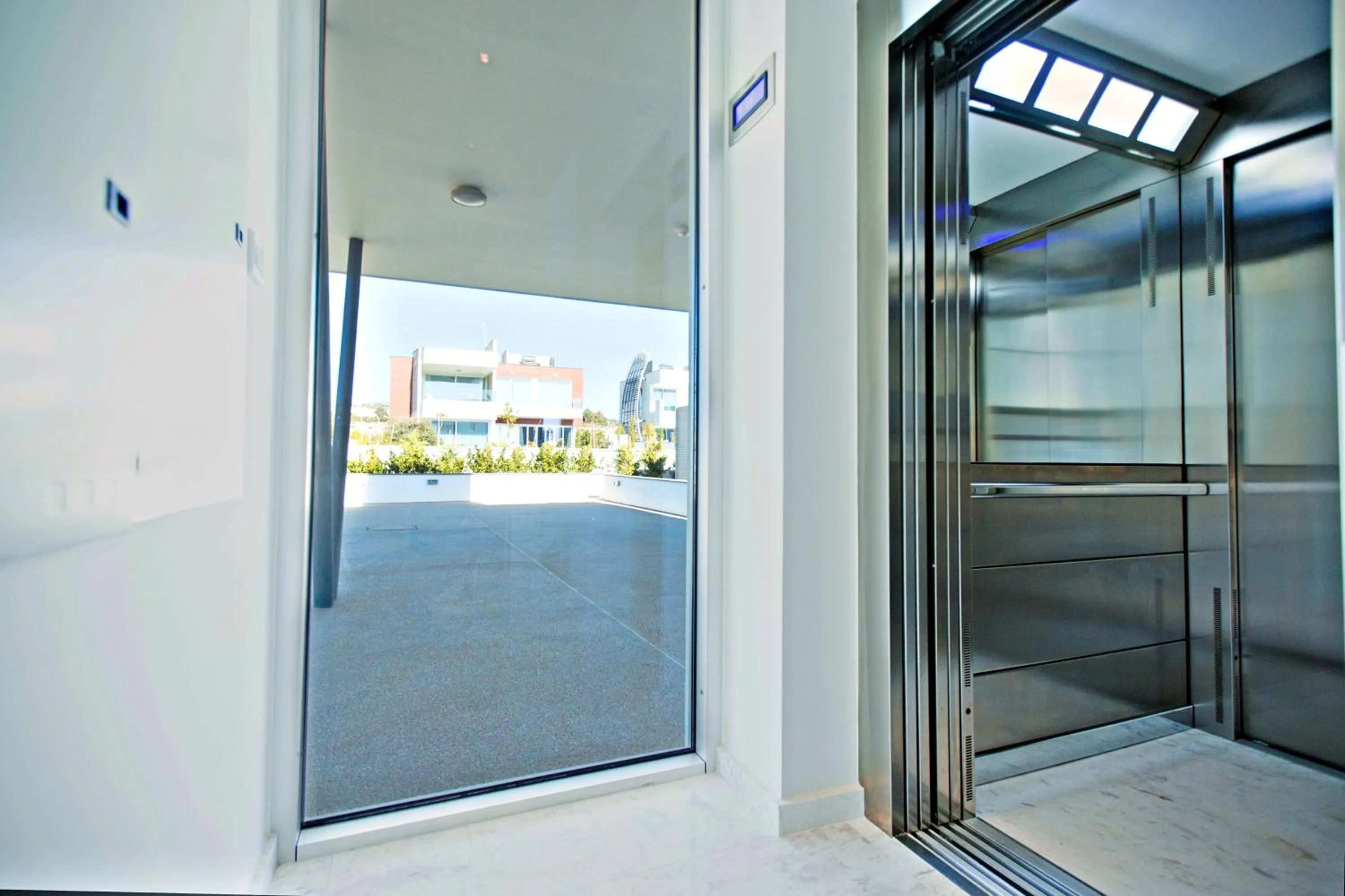 elevator in Vivo Mare Beachfront-Seaview Villas