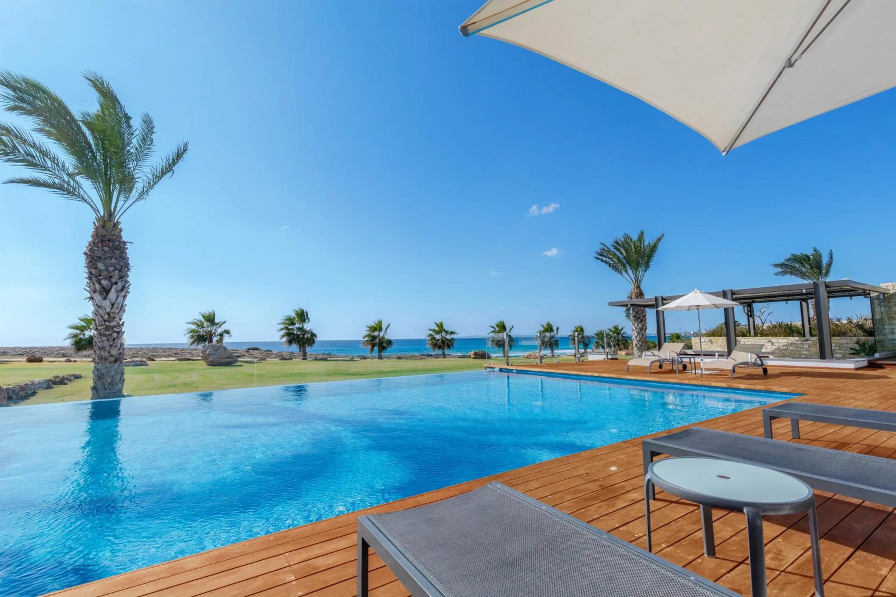 Patio in Vivo Mare Beachfront-Seaview Villas