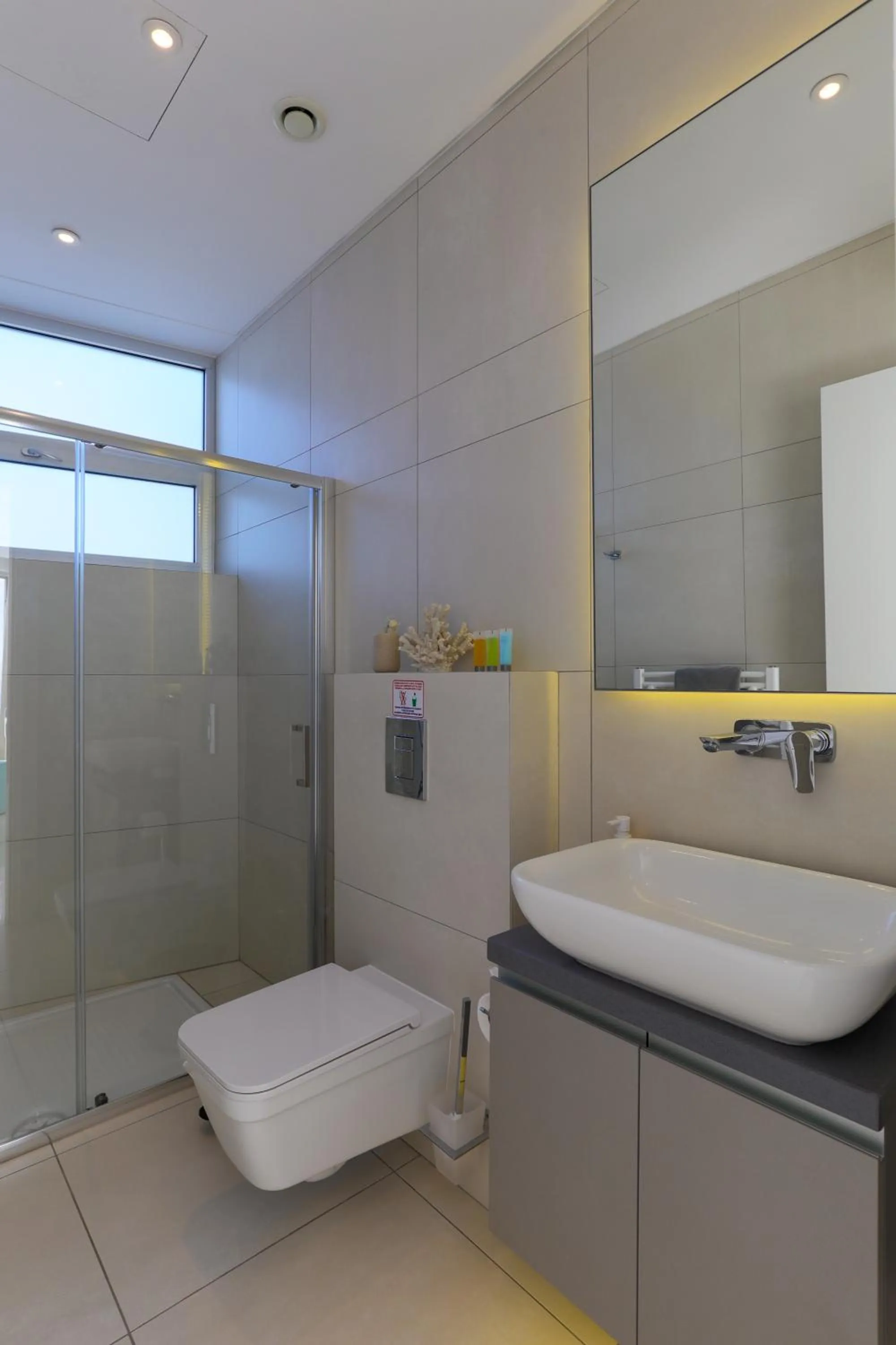 Shower in Vivo Mare Beachfront-Seaview Villas
