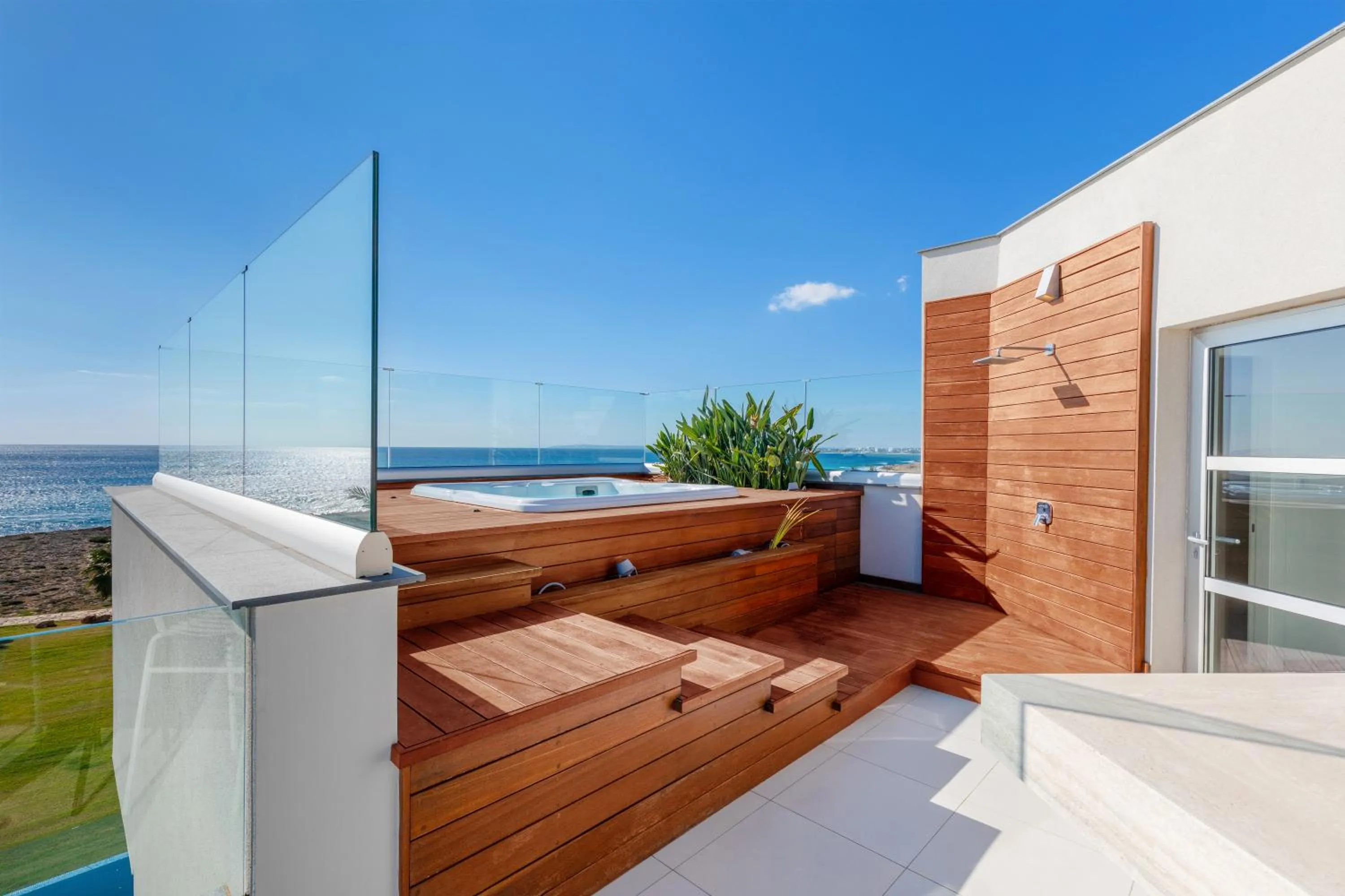 Patio in Vivo Mare Beachfront-Seaview Villas