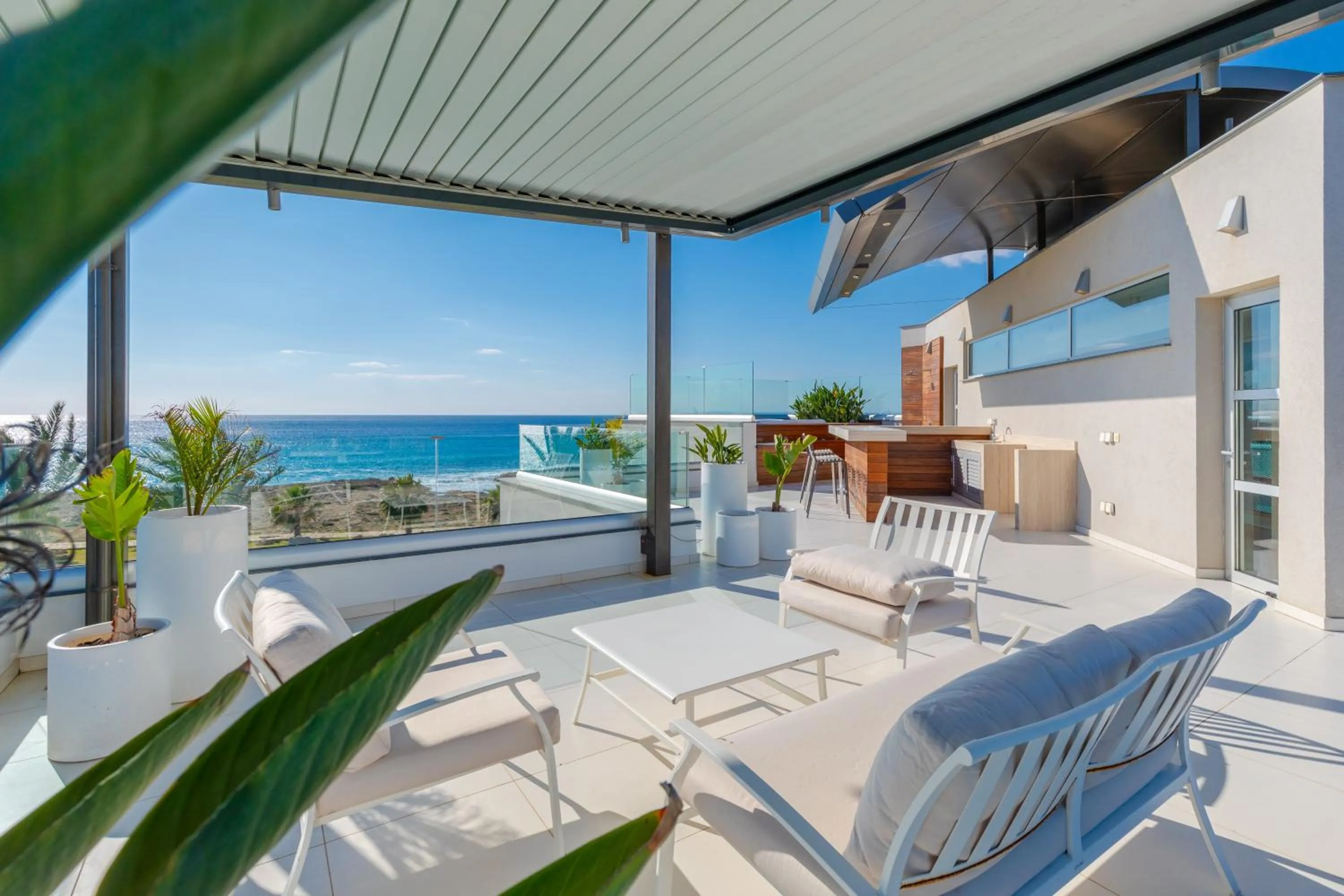 Day in Vivo Mare Beachfront-Seaview Villas