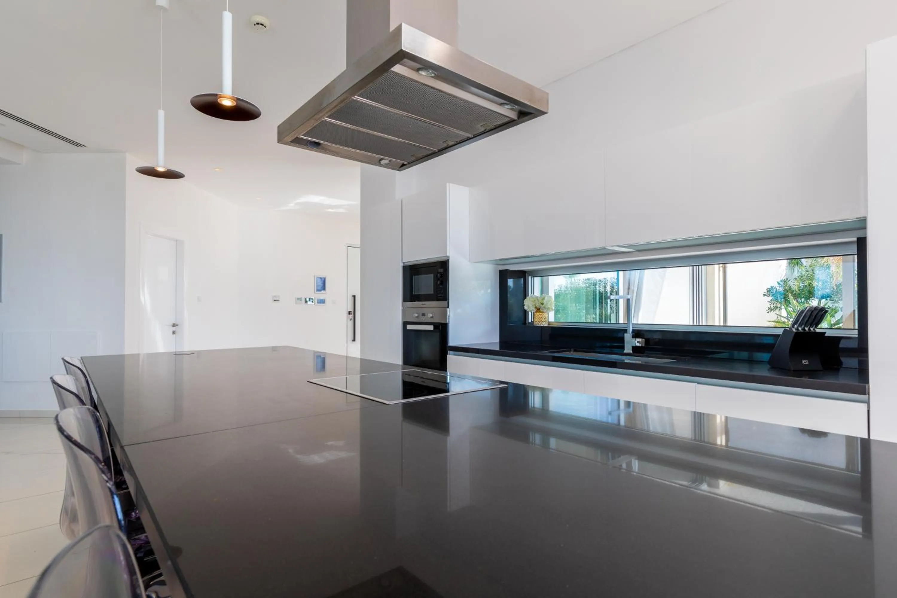 Dining area in Vivo Mare Beachfront-Seaview Villas