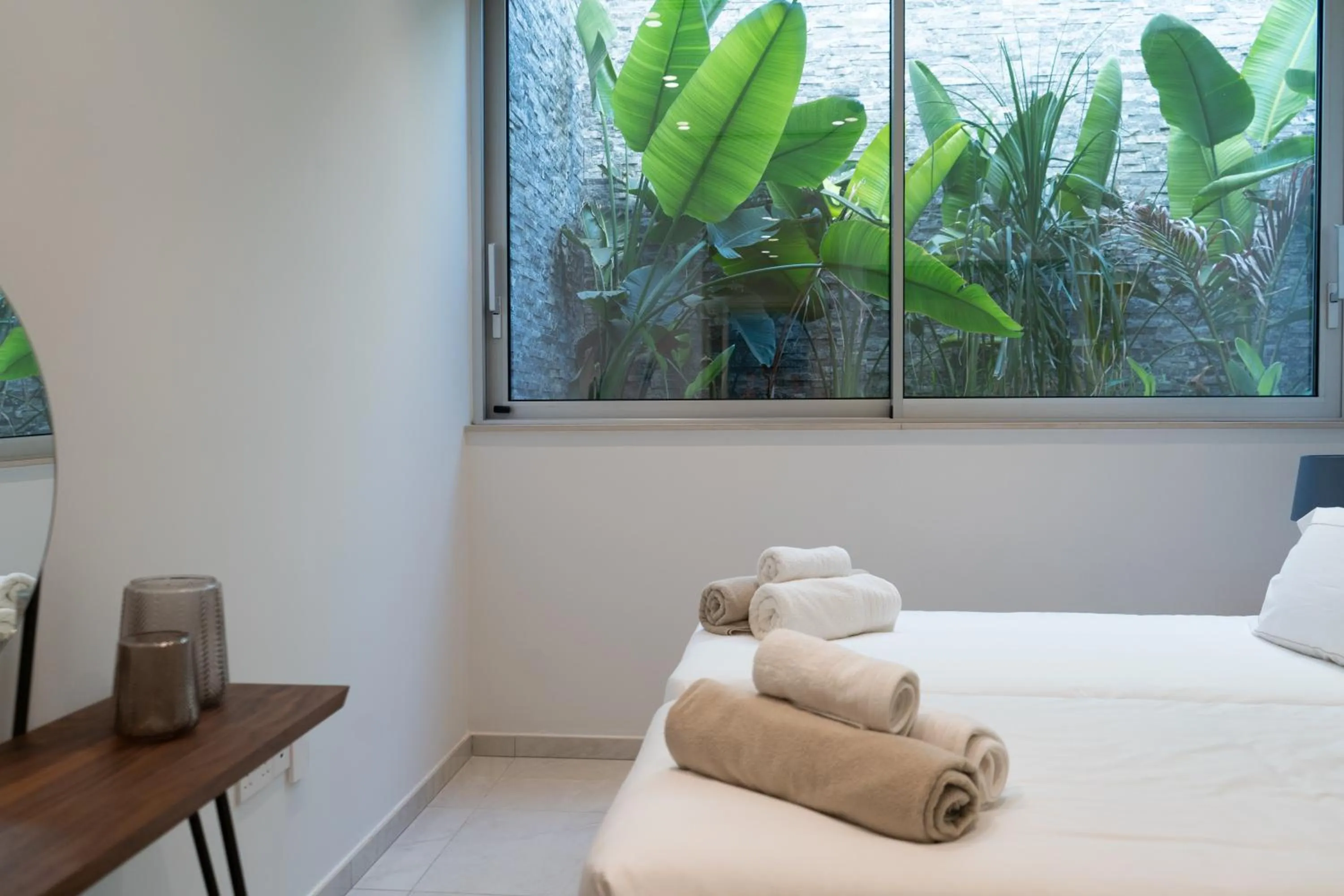 Bedroom, Bed in Vivo Mare Beachfront-Seaview Villas