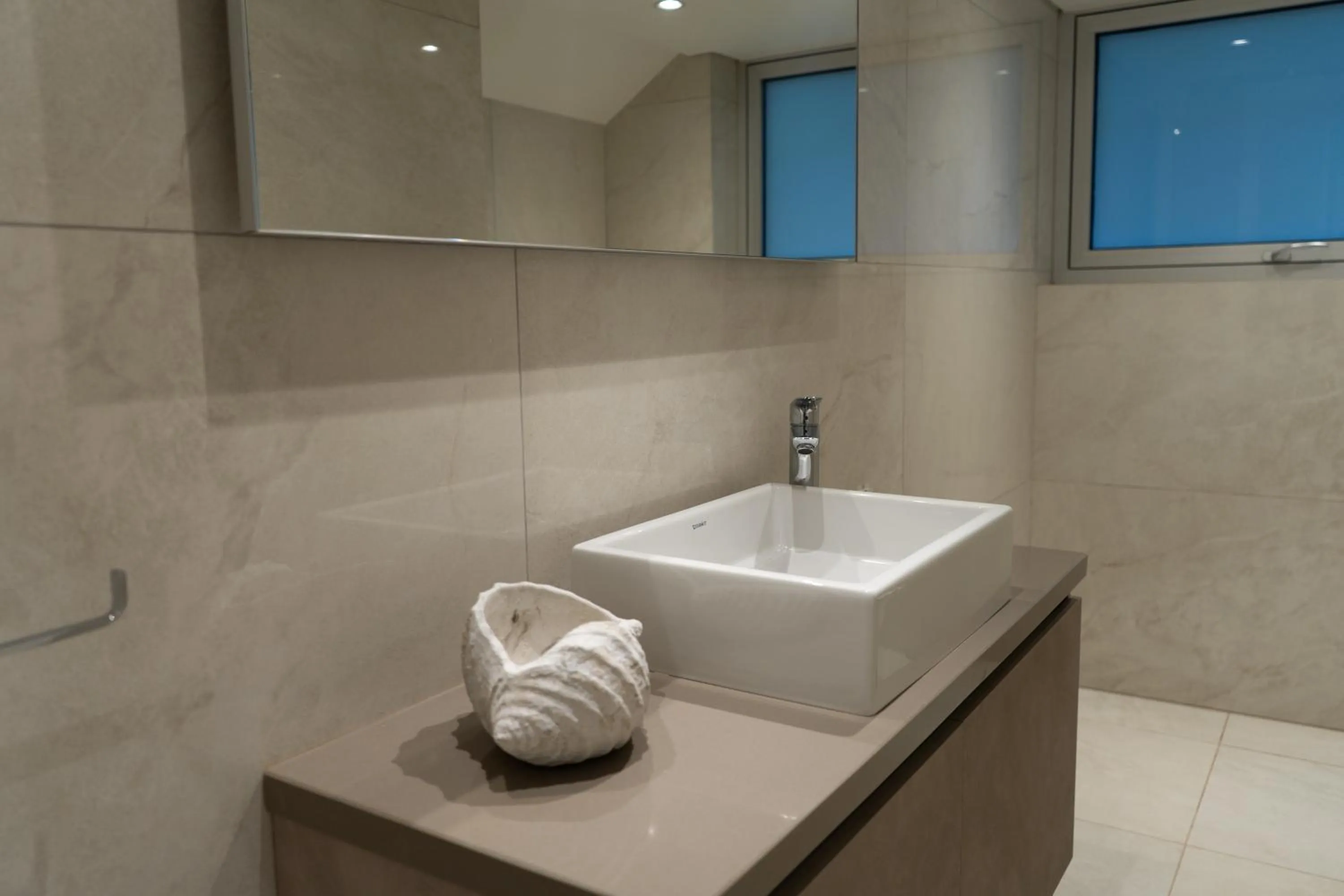 Bathroom in Vivo Mare Beachfront-Seaview Villas