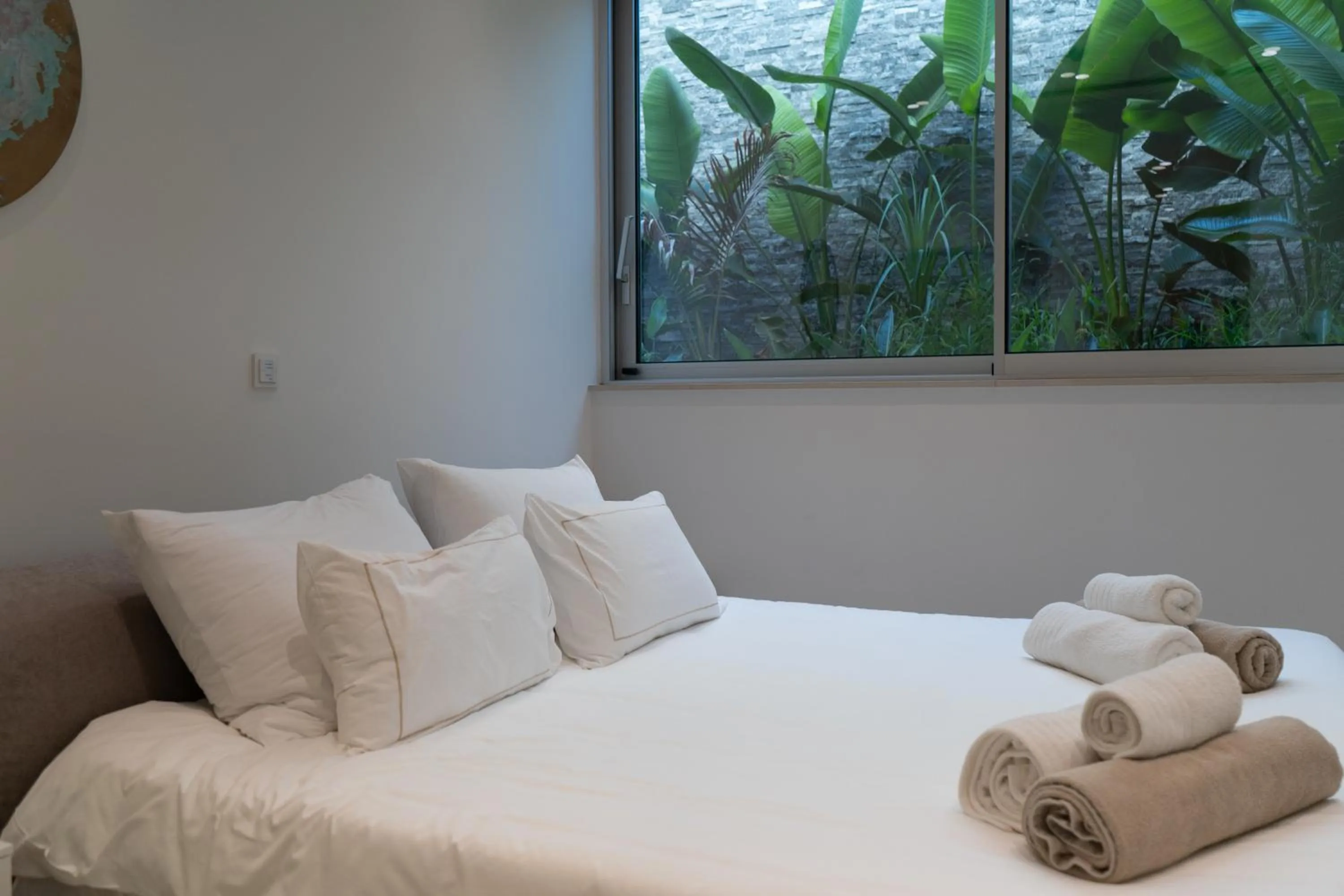 Bedroom, Bed in Vivo Mare Beachfront-Seaview Villas