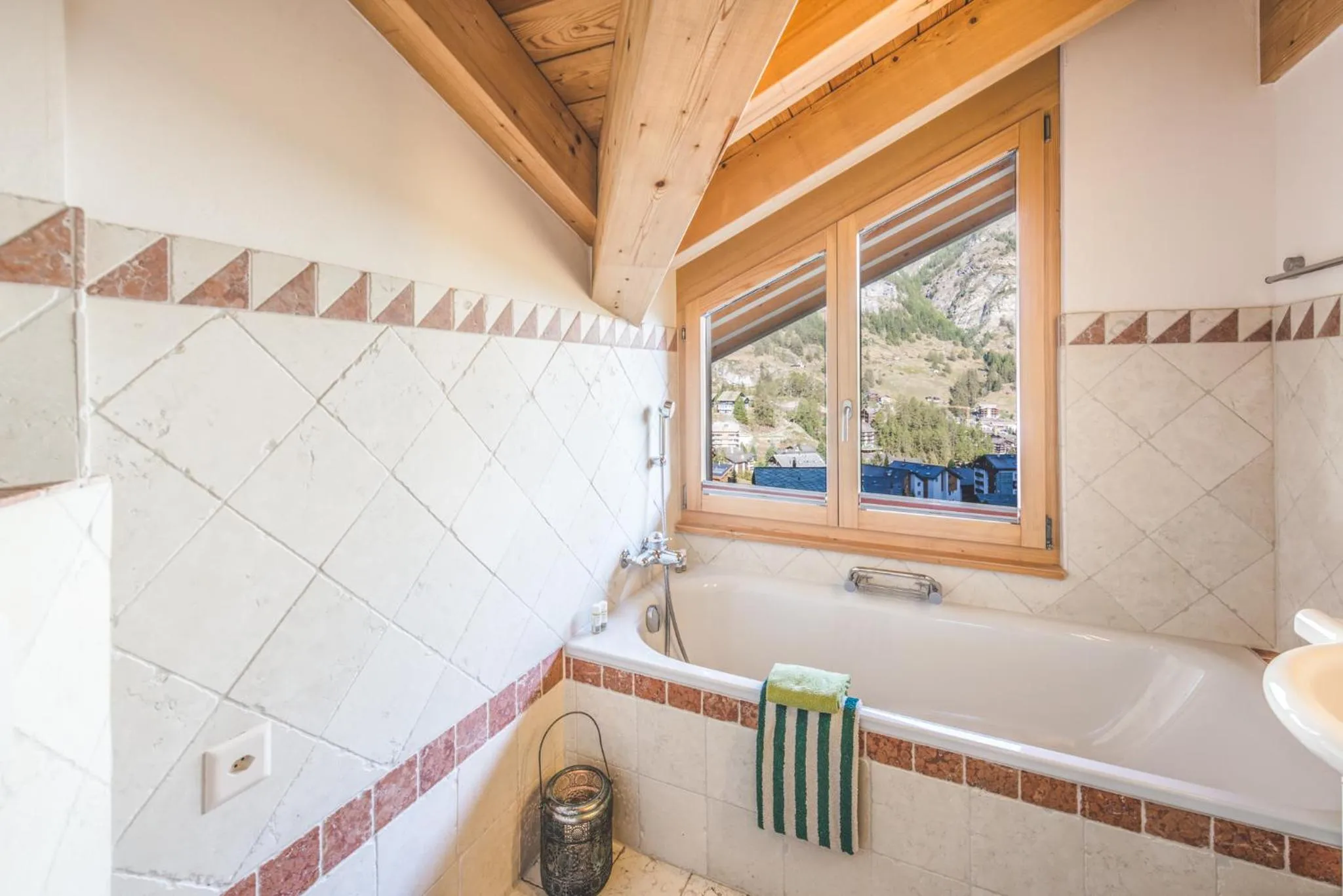 Shower in Apartment Alpharmonie