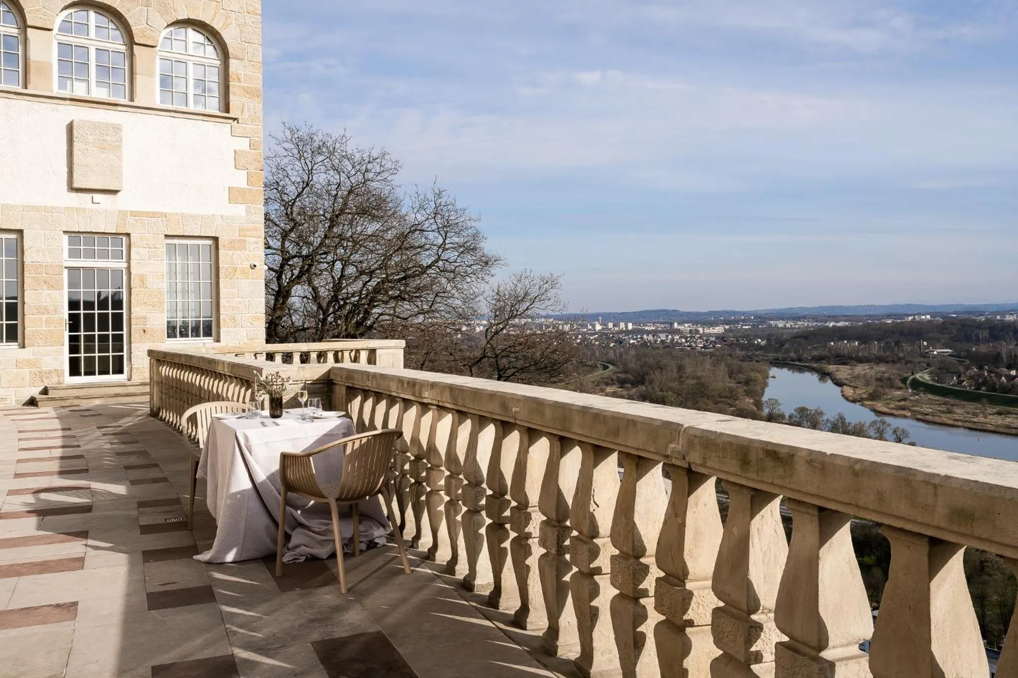 Restaurant/places to eat in Forest Hotel