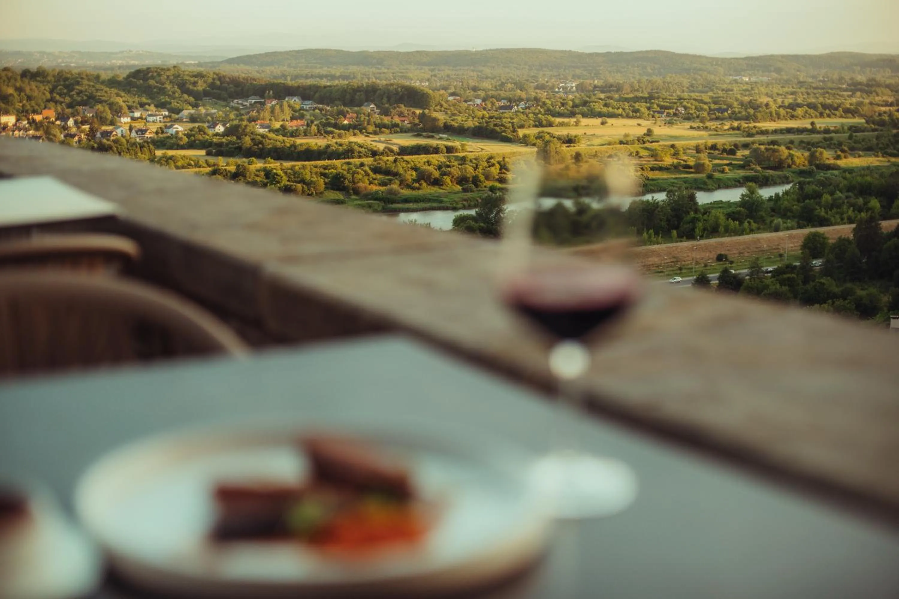 Restaurant/places to eat in Forest Hotel