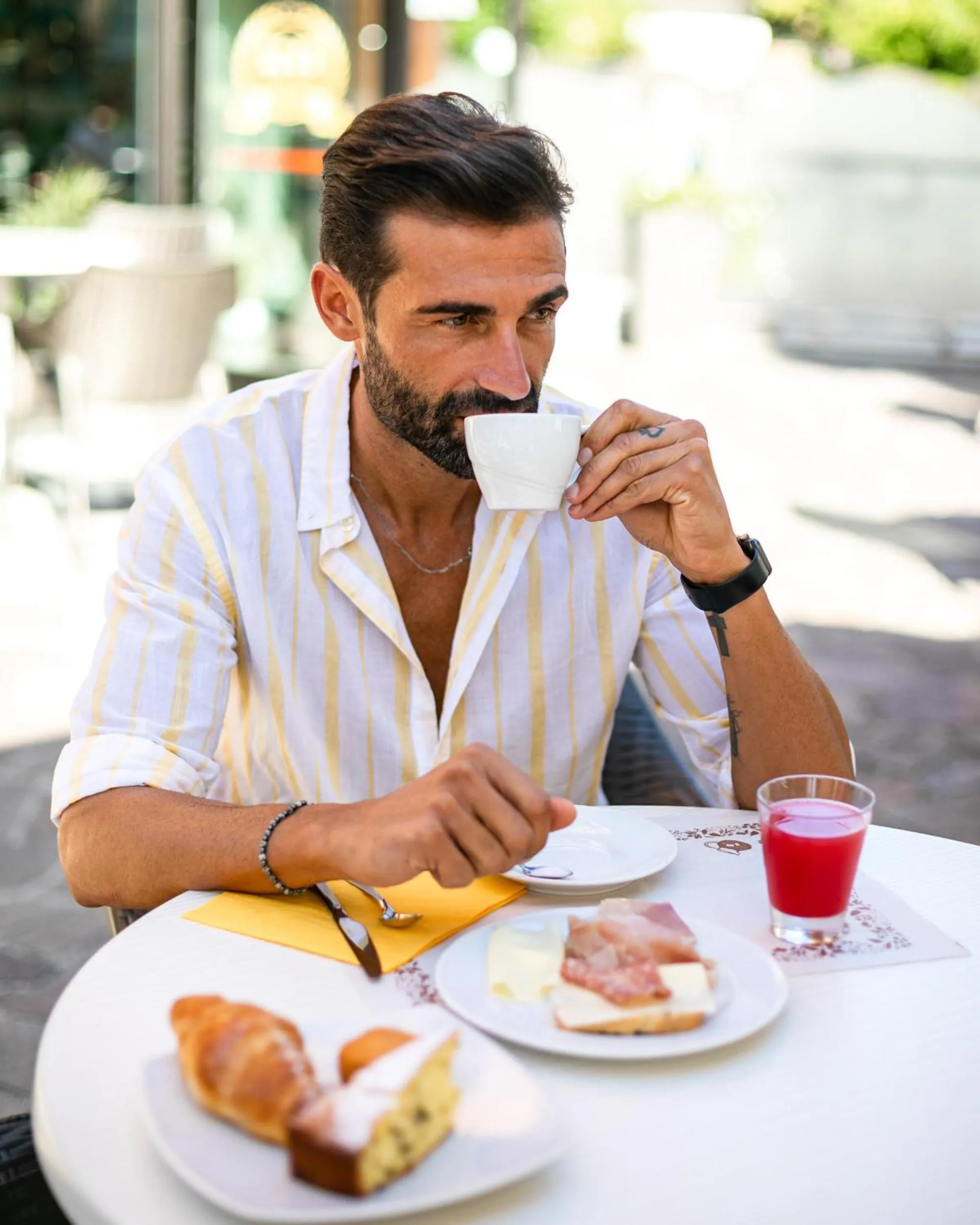 Breakfast in Hotel Apollo