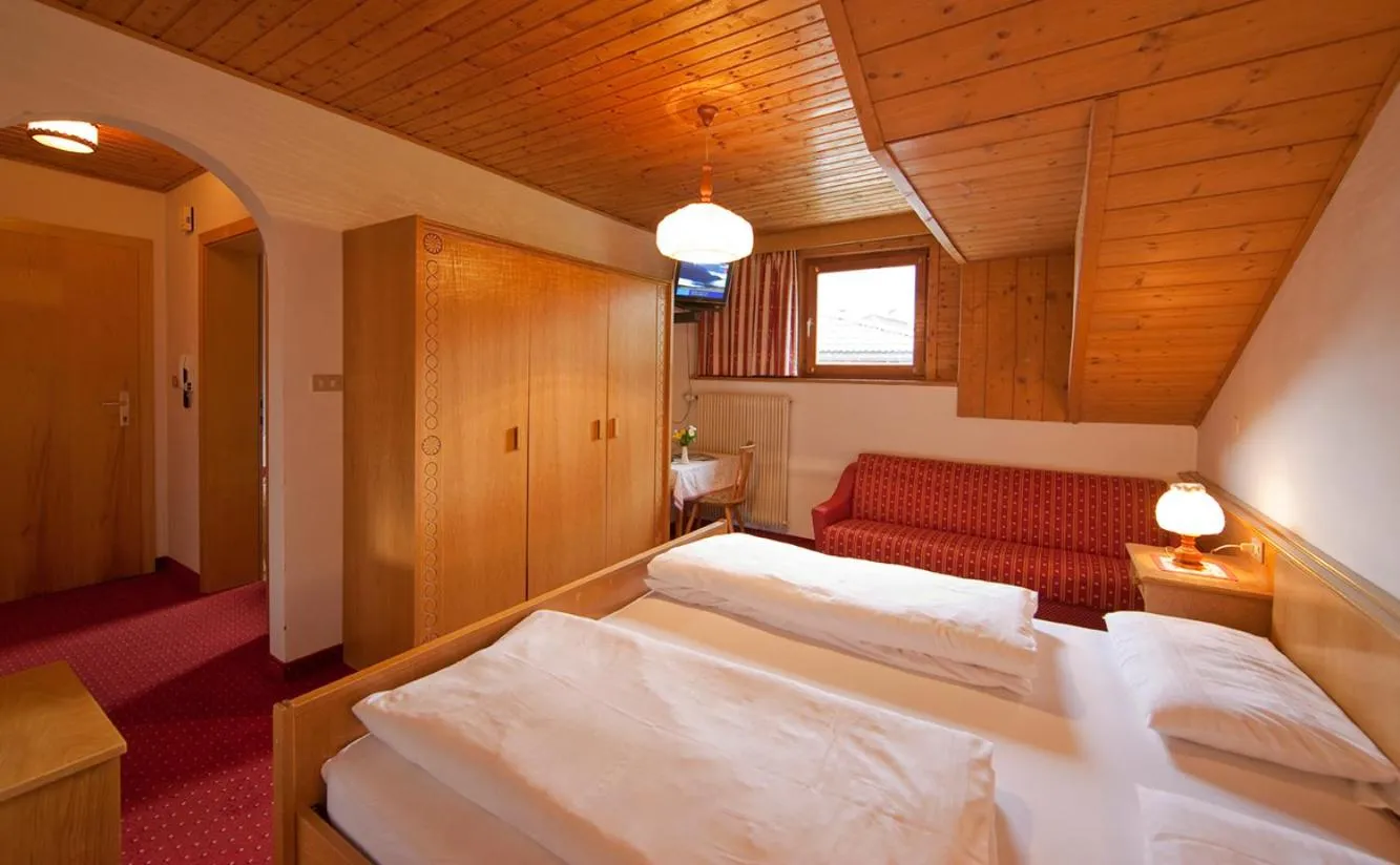 Photo of the whole room, Bed in Hotel Rainegg