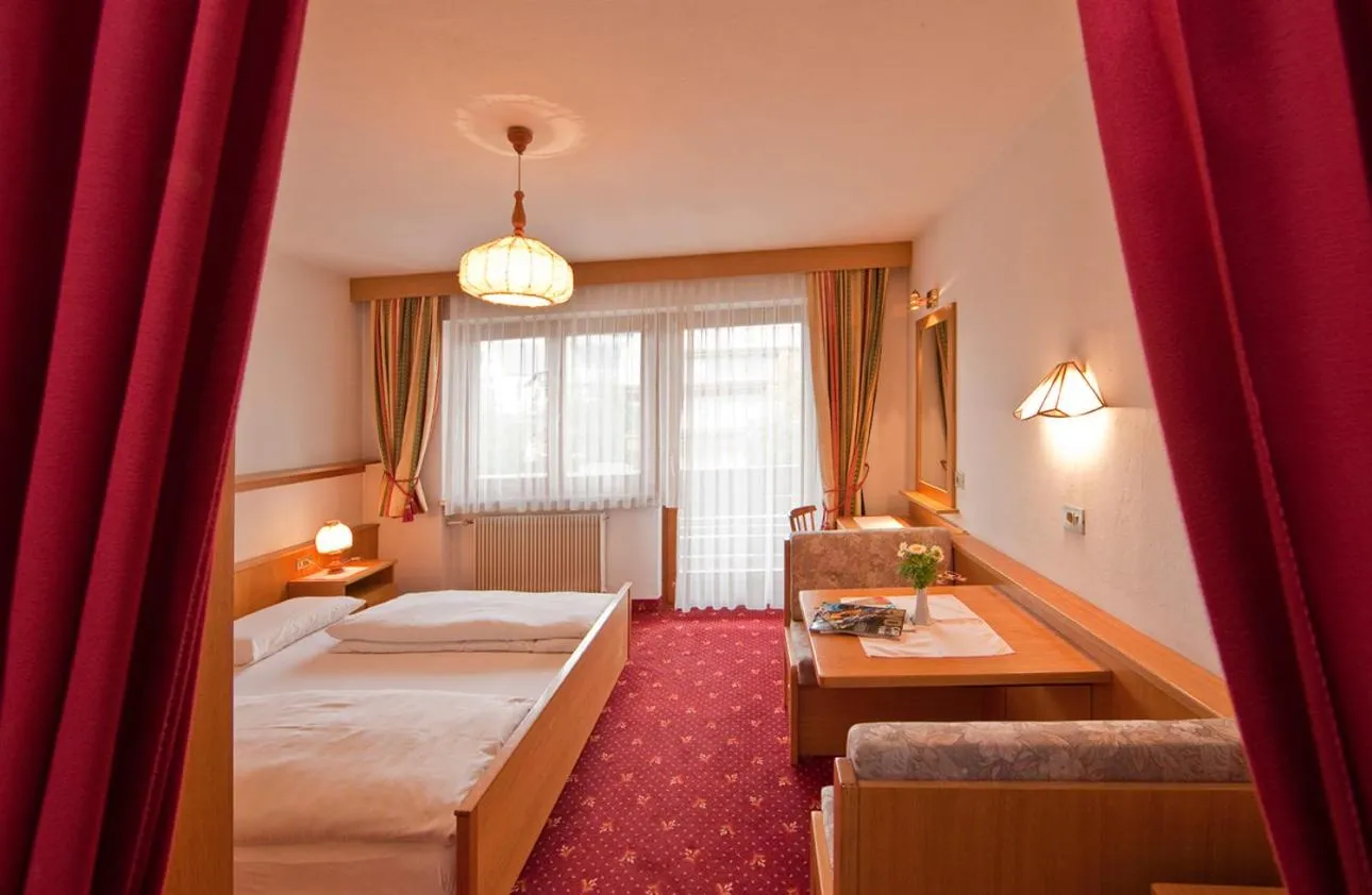 Photo of the whole room, Bed in Hotel Rainegg