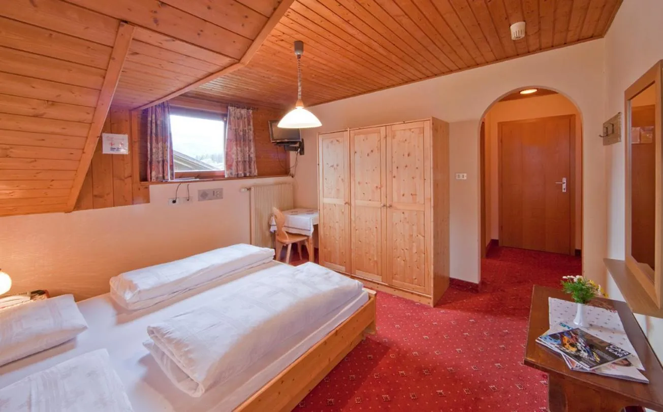 Photo of the whole room, Bed in Hotel Rainegg