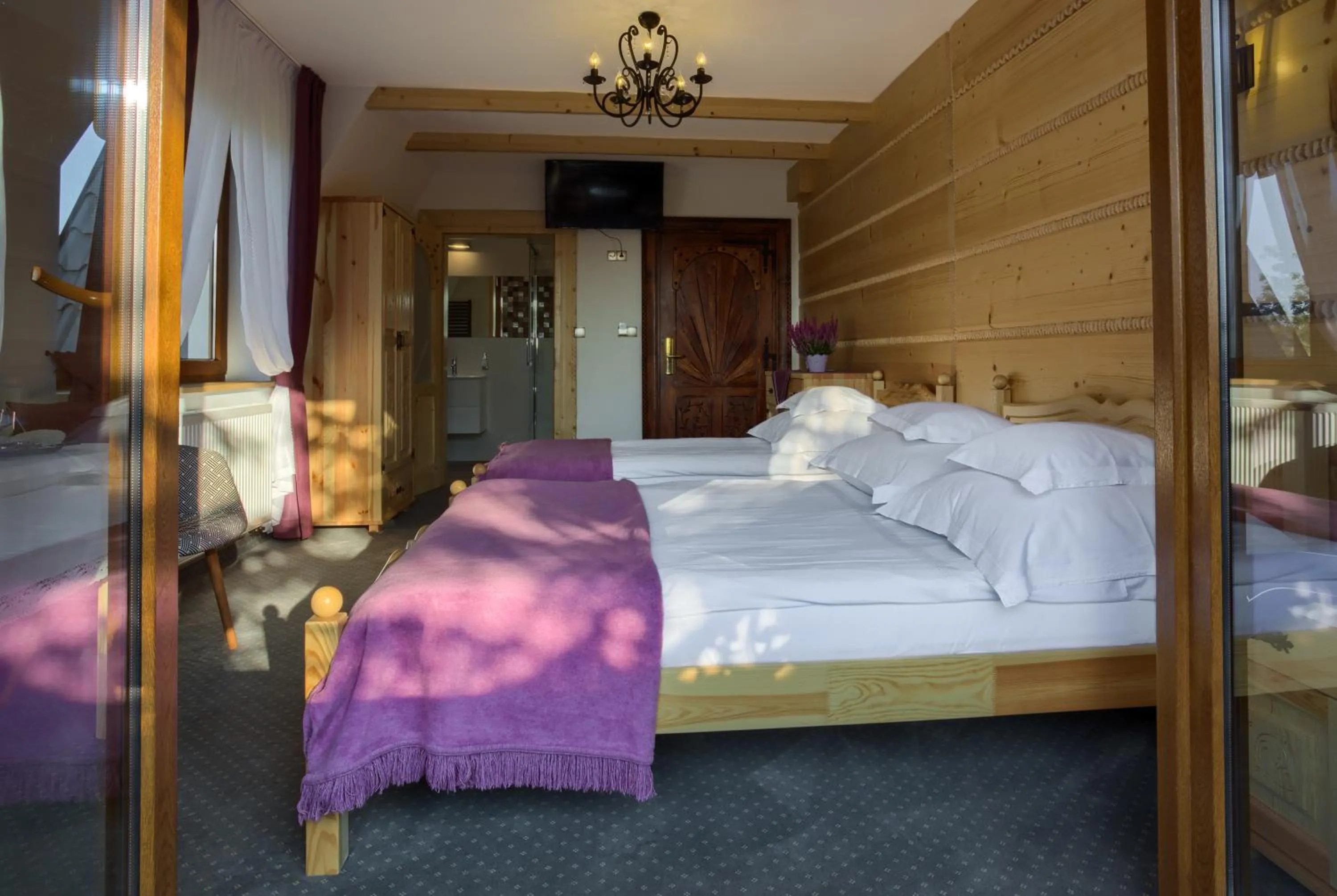 TV and multimedia, Bed in ECO Willa Grand Karpatia Ski&Wellness