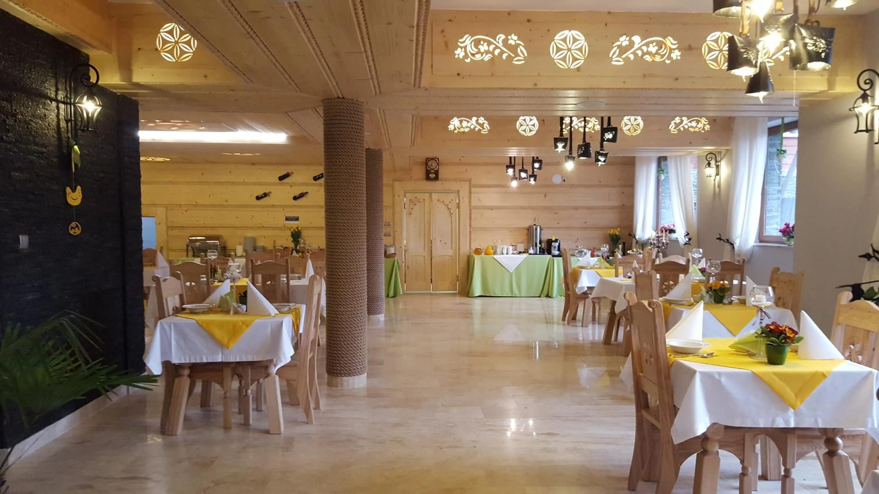 Dining area in ECO Willa Grand Karpatia Ski&Wellness