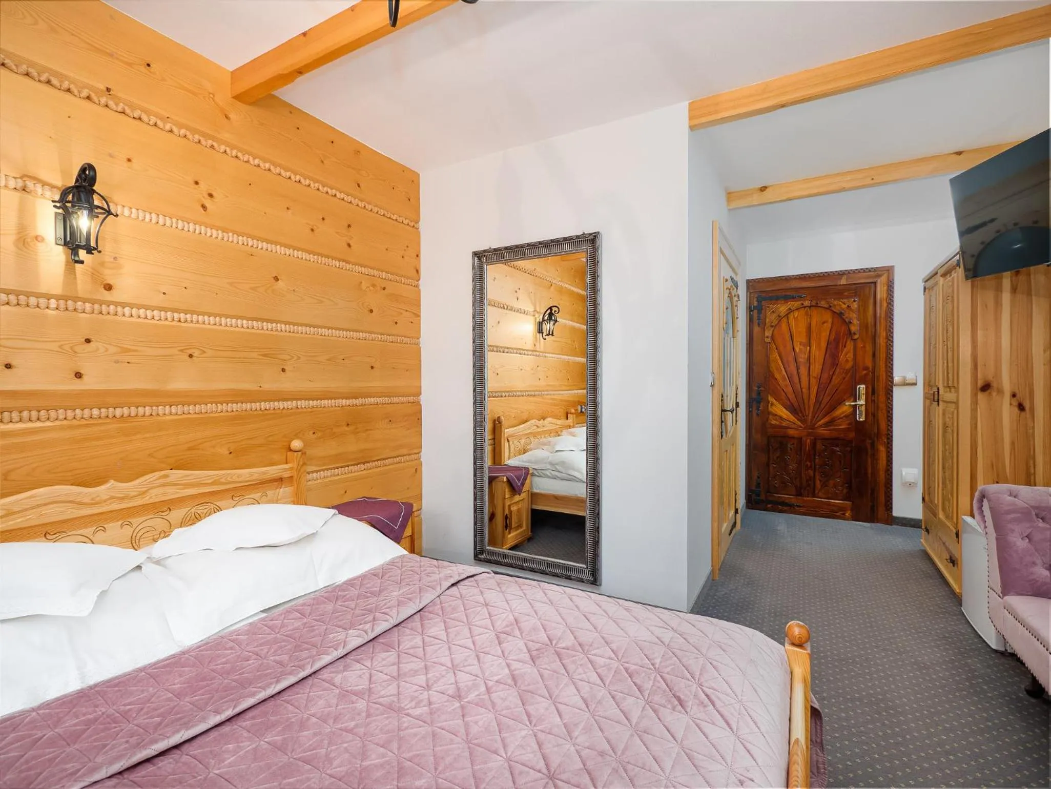 Bed in ECO Willa Grand Karpatia Ski&Wellness