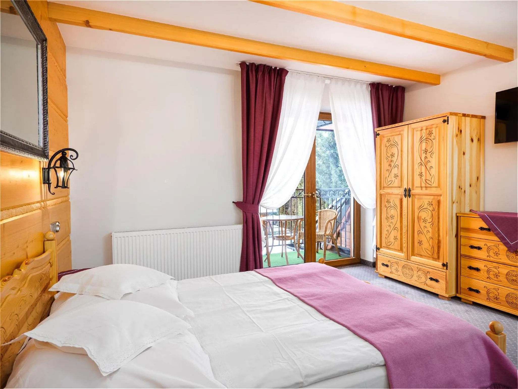 Bed in ECO Willa Grand Karpatia Ski&Wellness