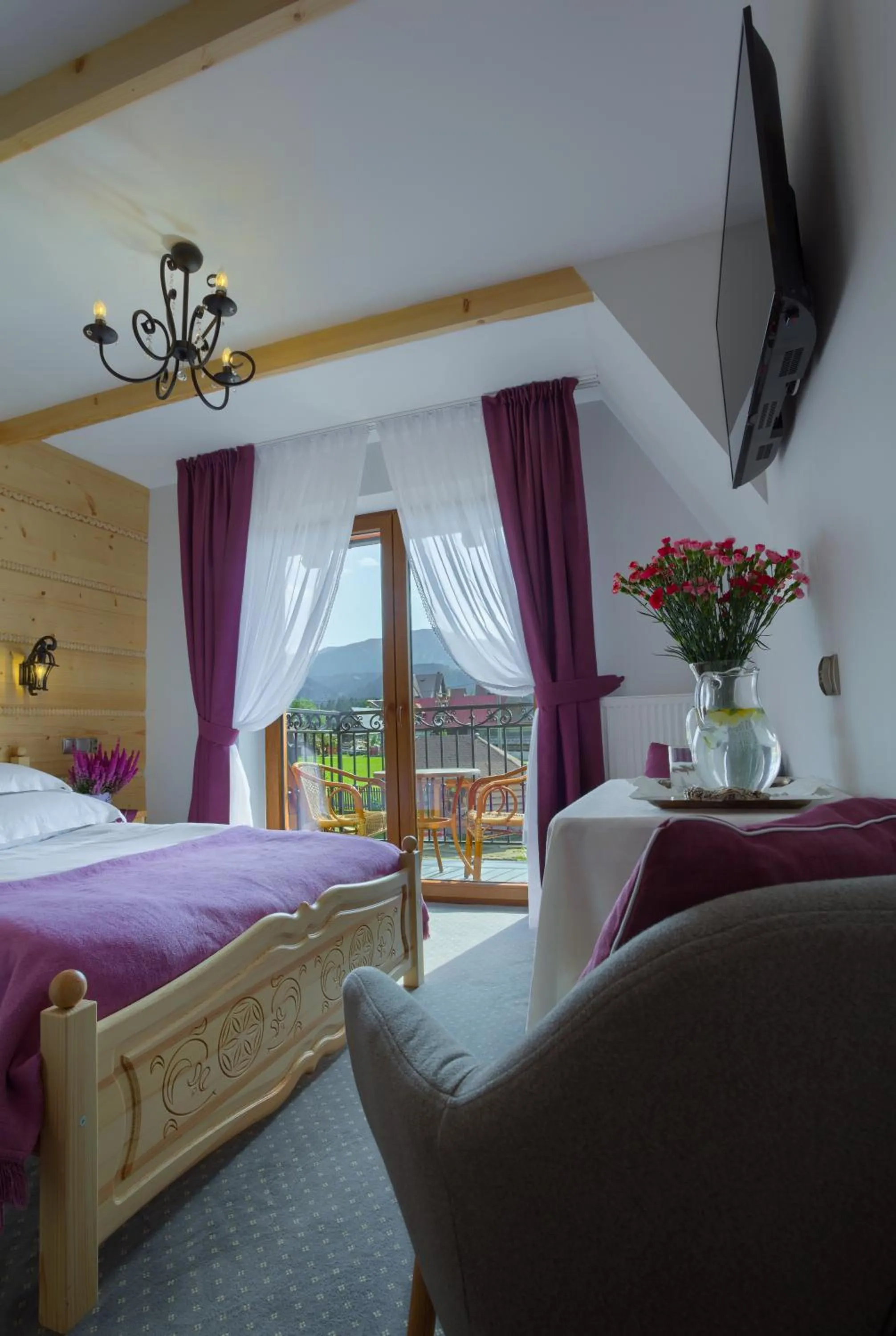 TV and multimedia, Bed in ECO Willa Grand Karpatia Ski&Wellness