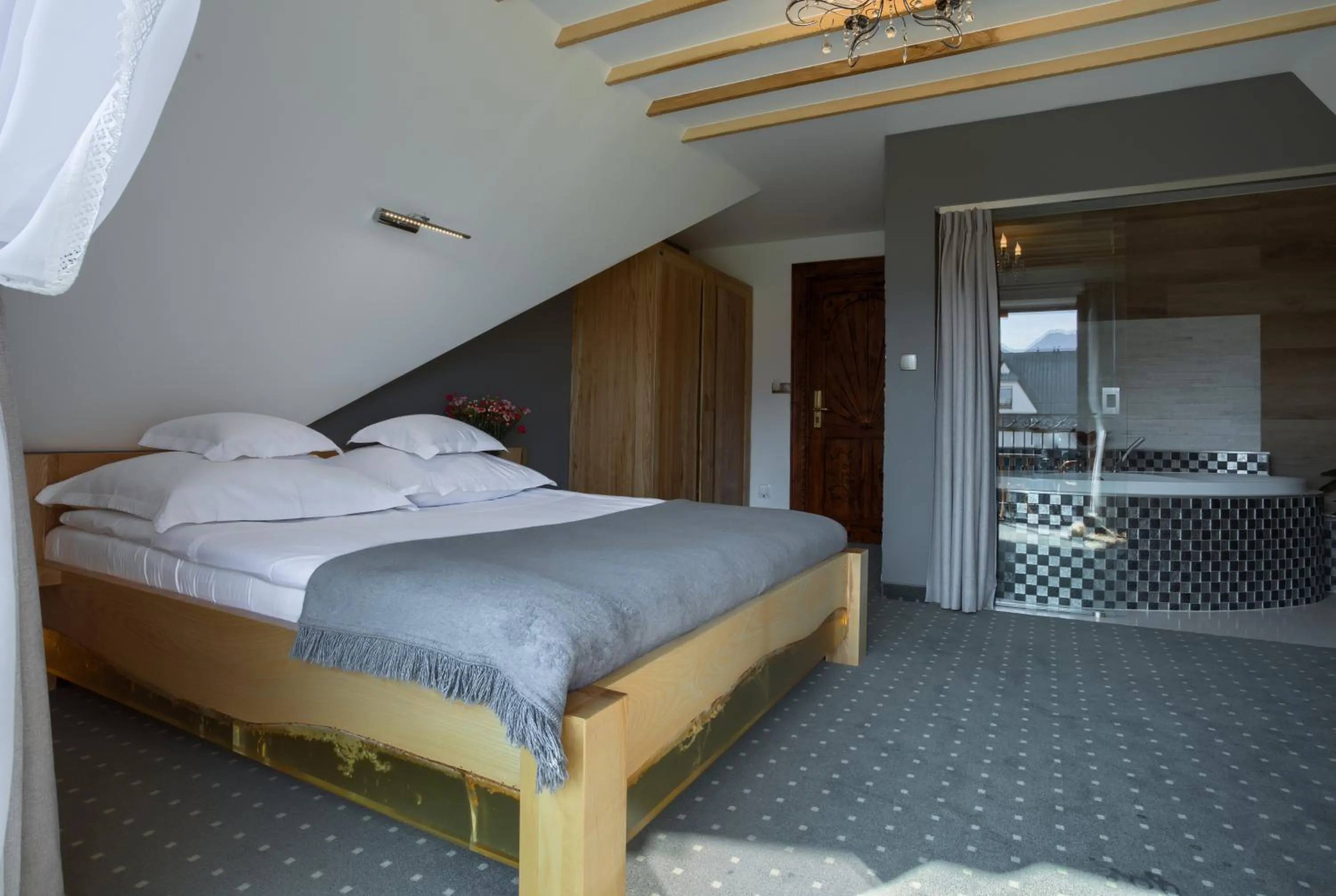 Bathroom, Bed in ECO Willa Grand Karpatia Ski&Wellness